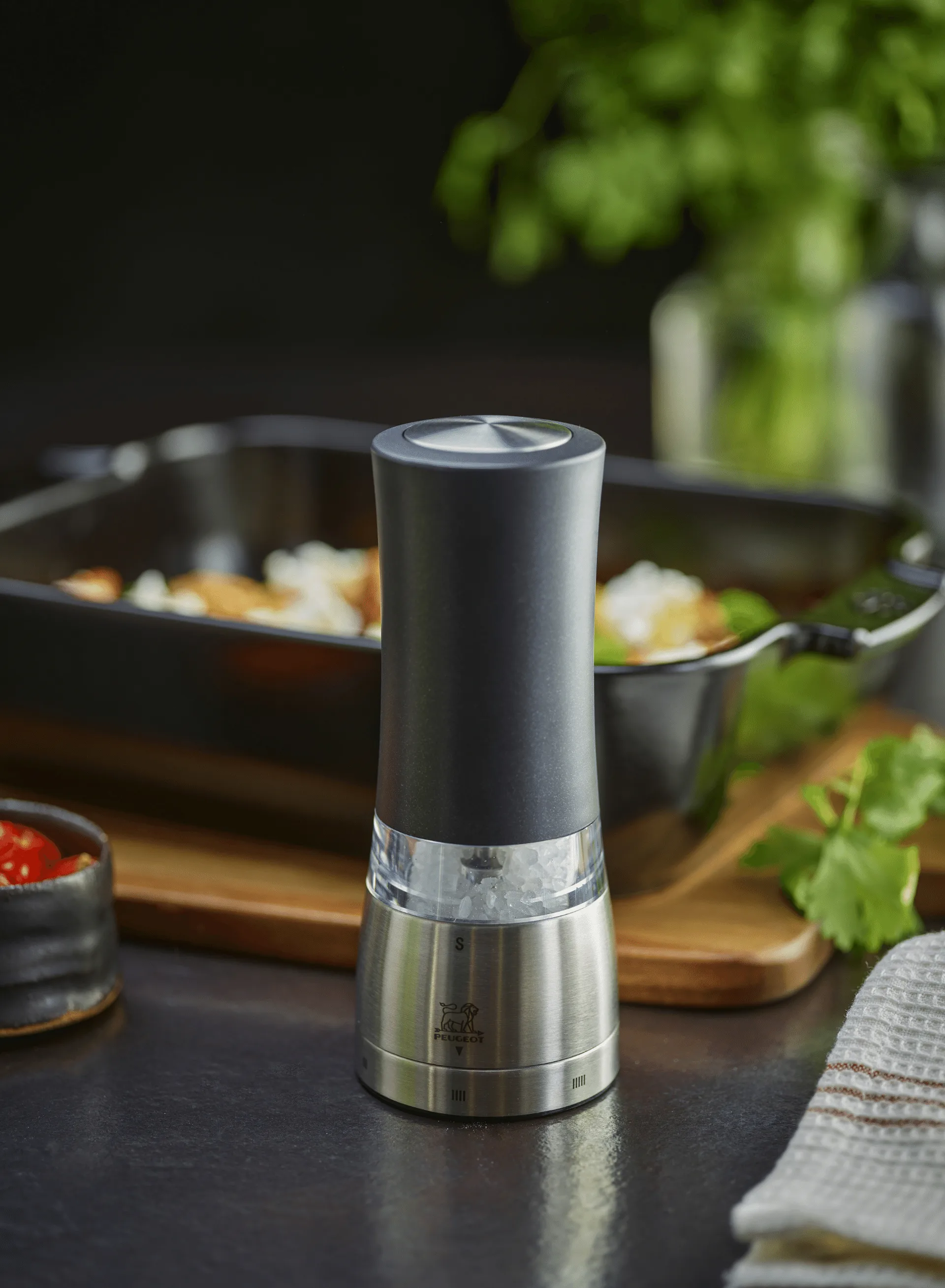 Ηλεκτρικός μύλος αλατιού Daman 16 cm, Μαύρο Peugeot