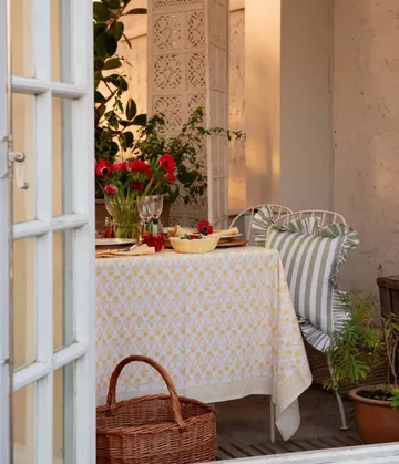 Lily τραπεζομάντιλο - Yellow, 250x150 εκ. - Pick a Poppy