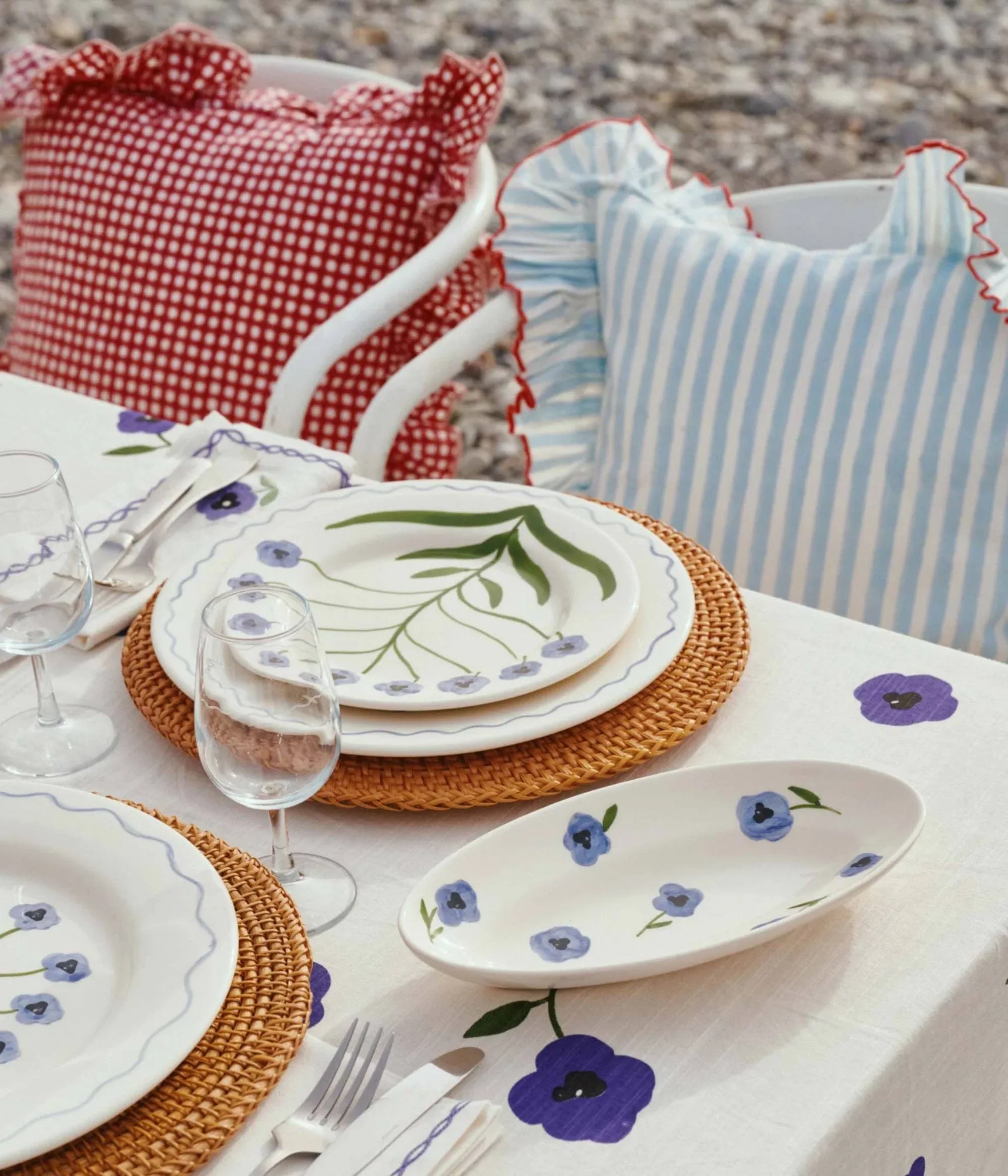 Madelen Möllard Pansy πιατέλα σερβιρίσματος, Blue, Small, 22,5 εκ. Pick a Poppy