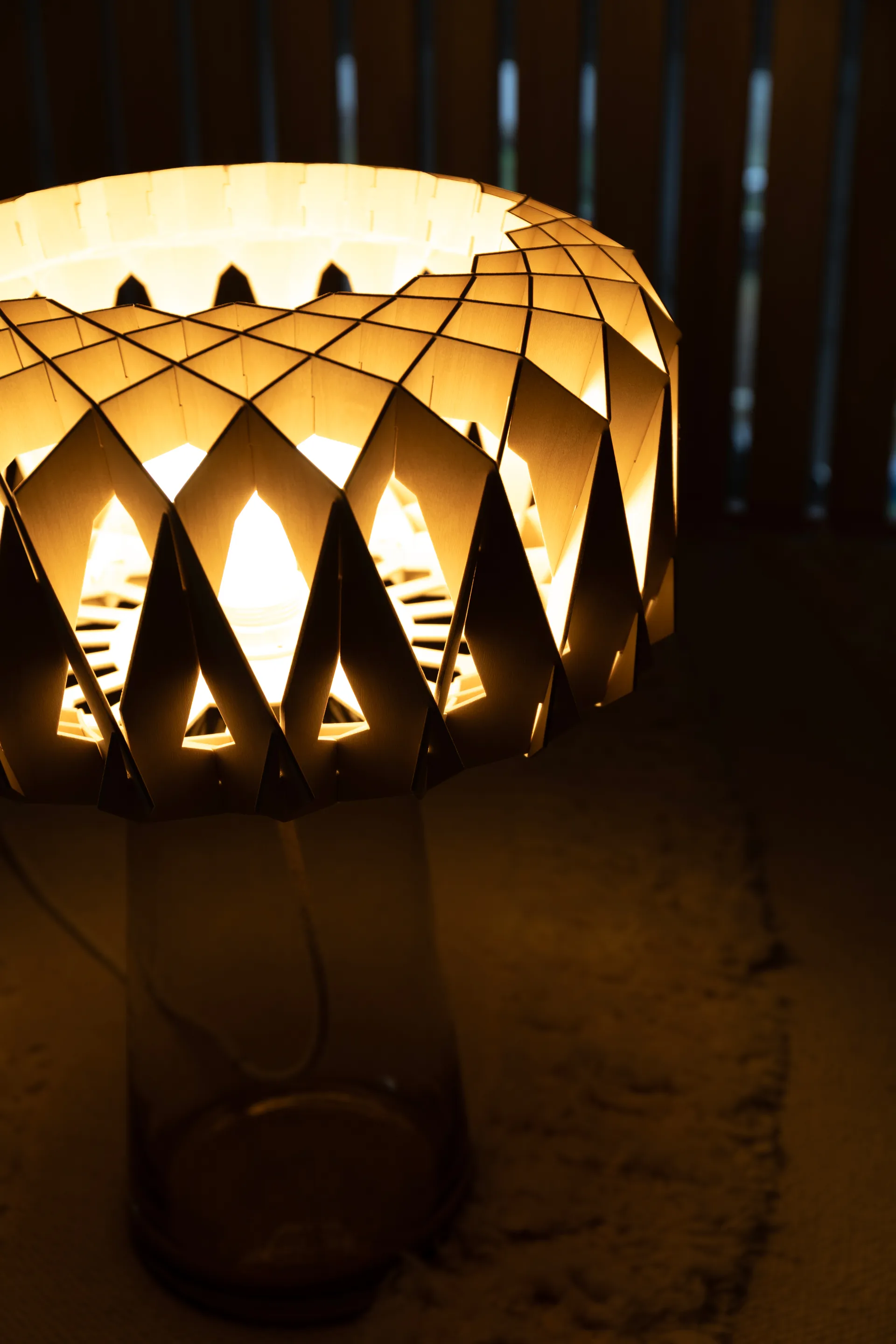 Signature 35 επιτραπέζια λάμπα, Amber-σημύδα, Ø36,5x53 εκ. Pilke