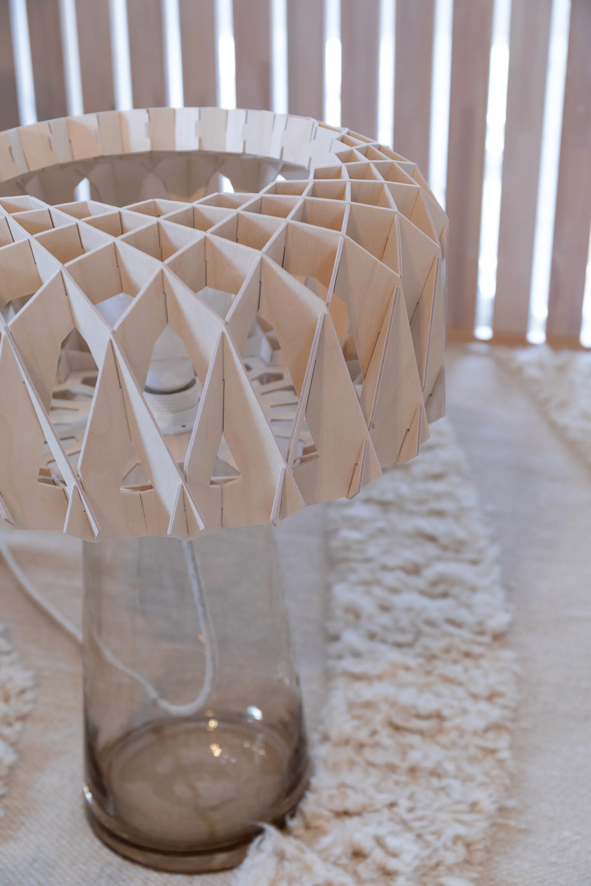 Signature 35 επιτραπέζια λάμπα, Amber-σημύδα, Ø36,5x53 εκ. Pilke