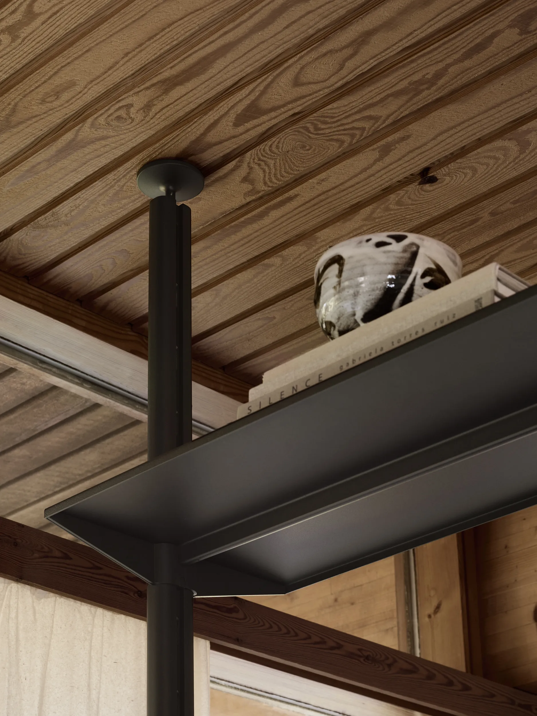 Pira G2 σύστημα ραφιών F C B Black/Walnut 240-247 εκ. Pira