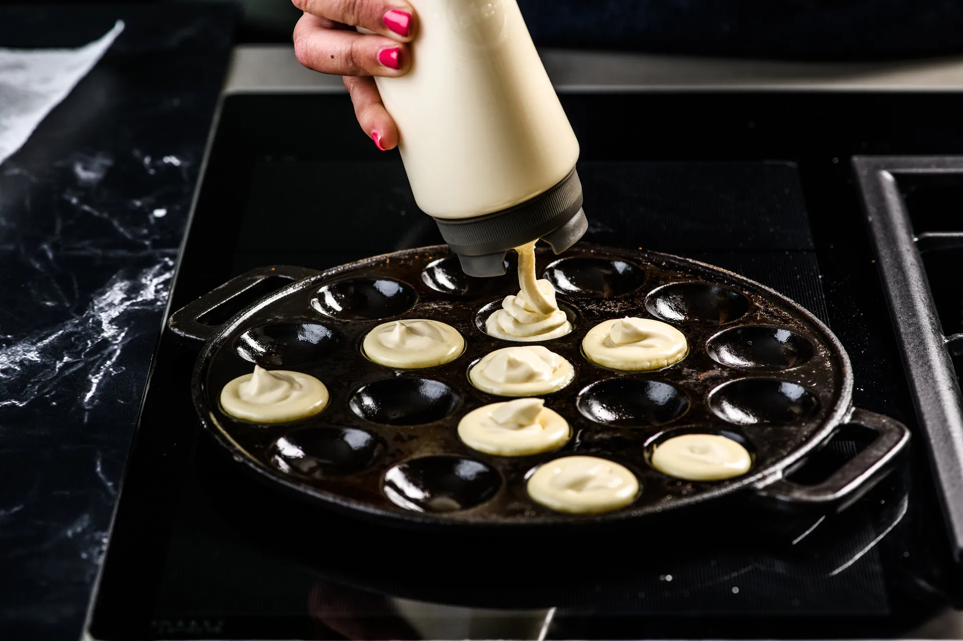 Plate-it μπουκάλι με στόμιο για γαρνιτούρα 22 εκ, σετ 2 τεμαχίων, Λευκό-γκρι Plate It