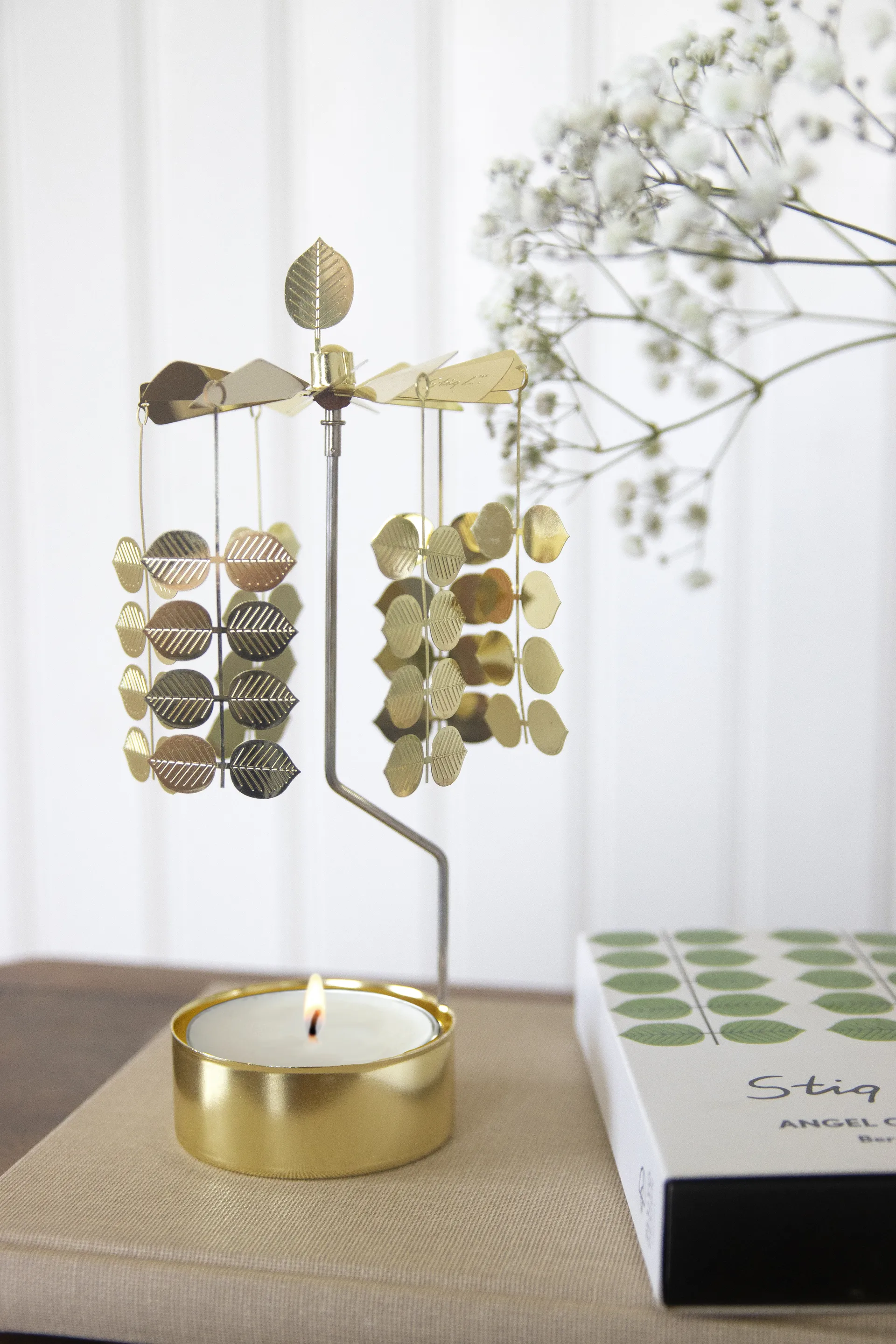 Stig L Berså rotary Κηροπήγιο, μεσαίο, Χρυσαφί Pluto Design