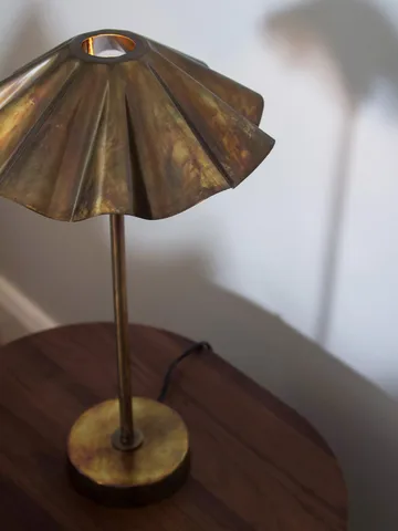 Aira επιτραπέζιο φωτιστικό - Ορείχαλκος με πατίνια, 46 εκ. - PR Home