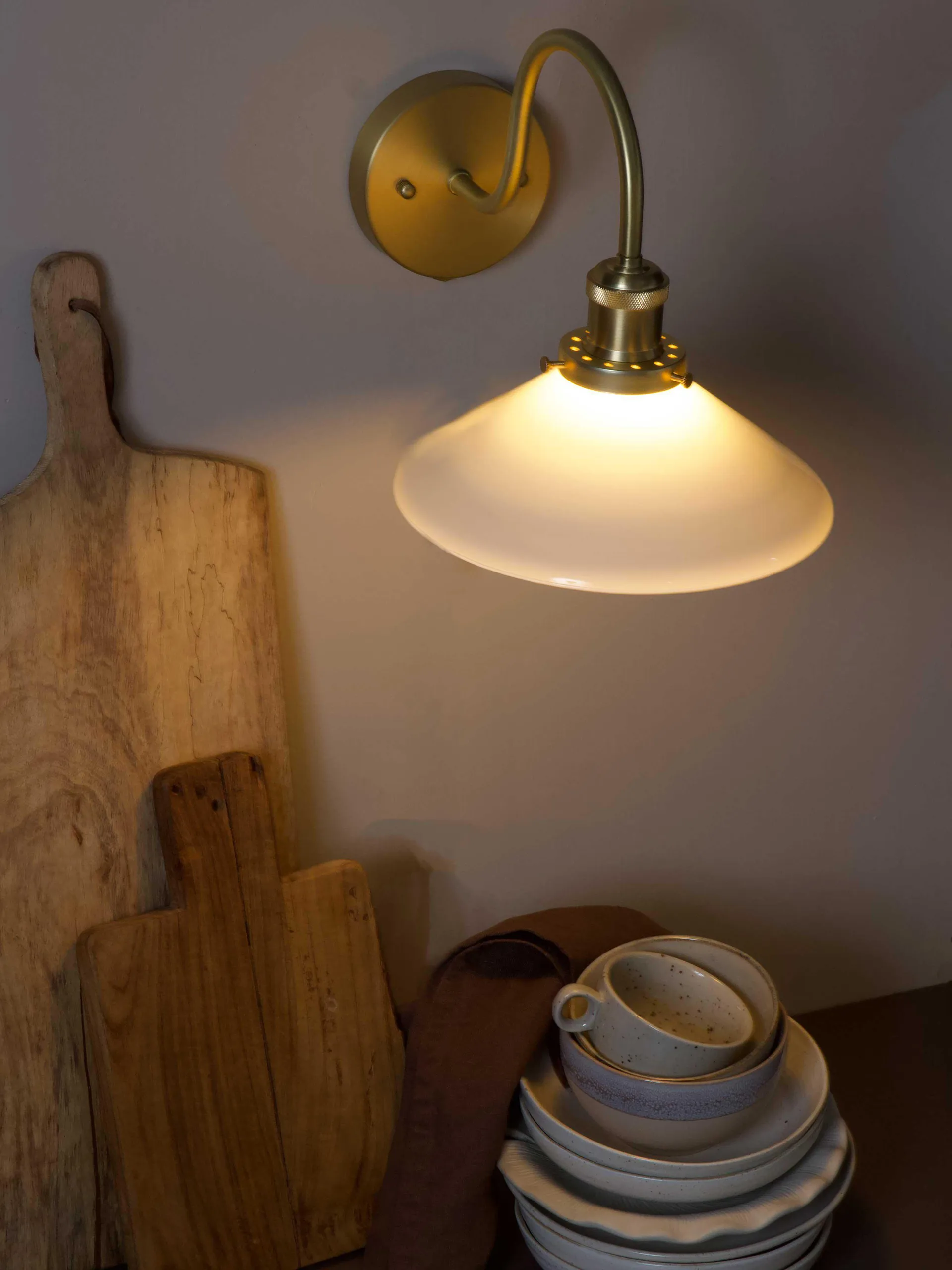 August απλίκα τοίχου, Opal-ορείχαλκος PR Home