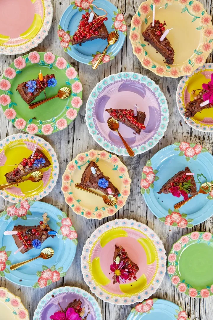 Rice κεραμικό πιάτο με ανάγλυφα λουλούδια Ø 25,5 cm, Sage green RICE