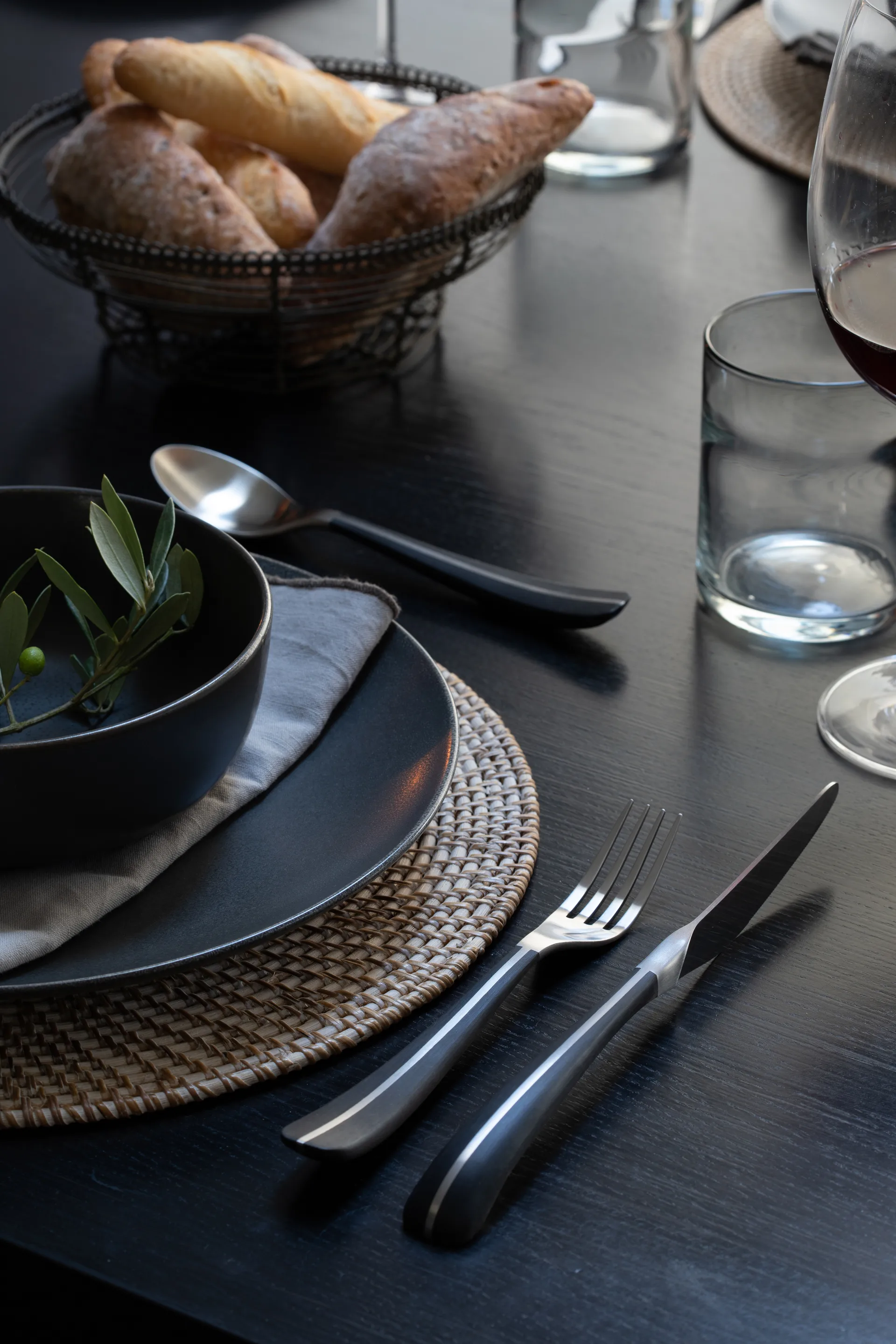 Contour μαχαιροπίρουνα 24 τεμάχια, μαύρο Robert Welch