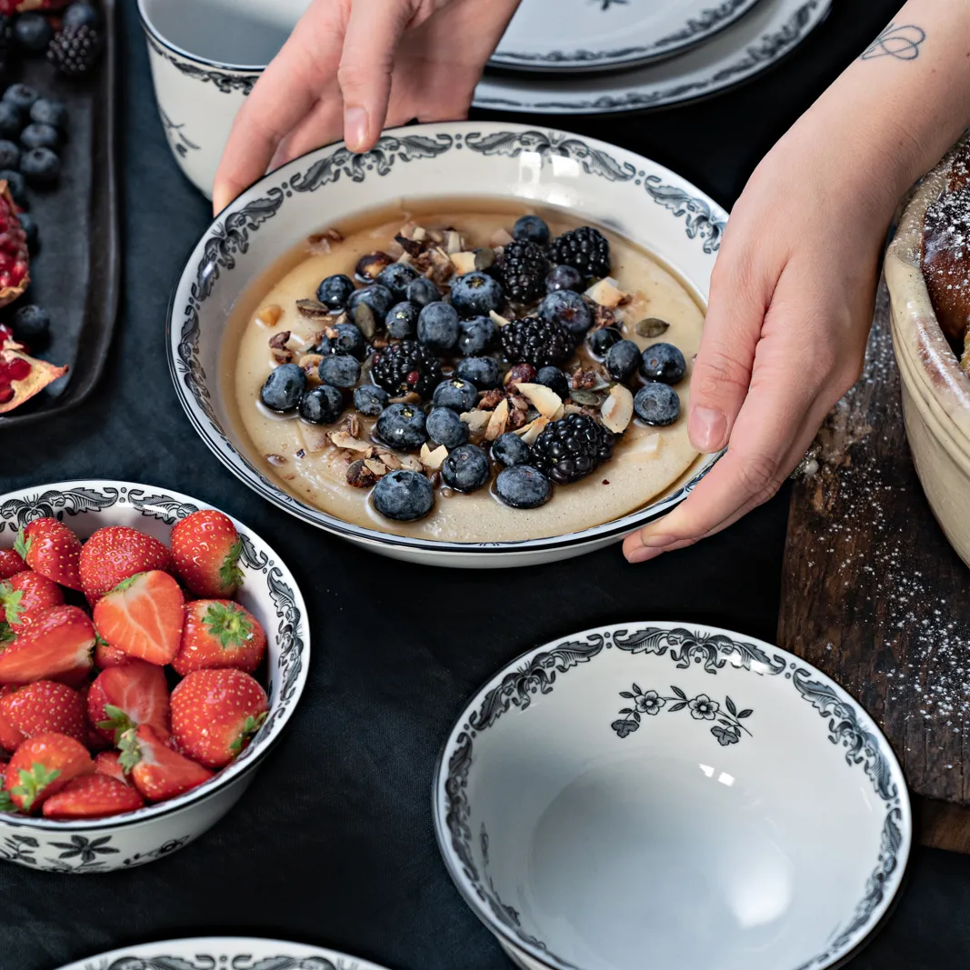 Ostindia μαύρο βαθύ πιάτο, Ø 22 cm Rörstrand