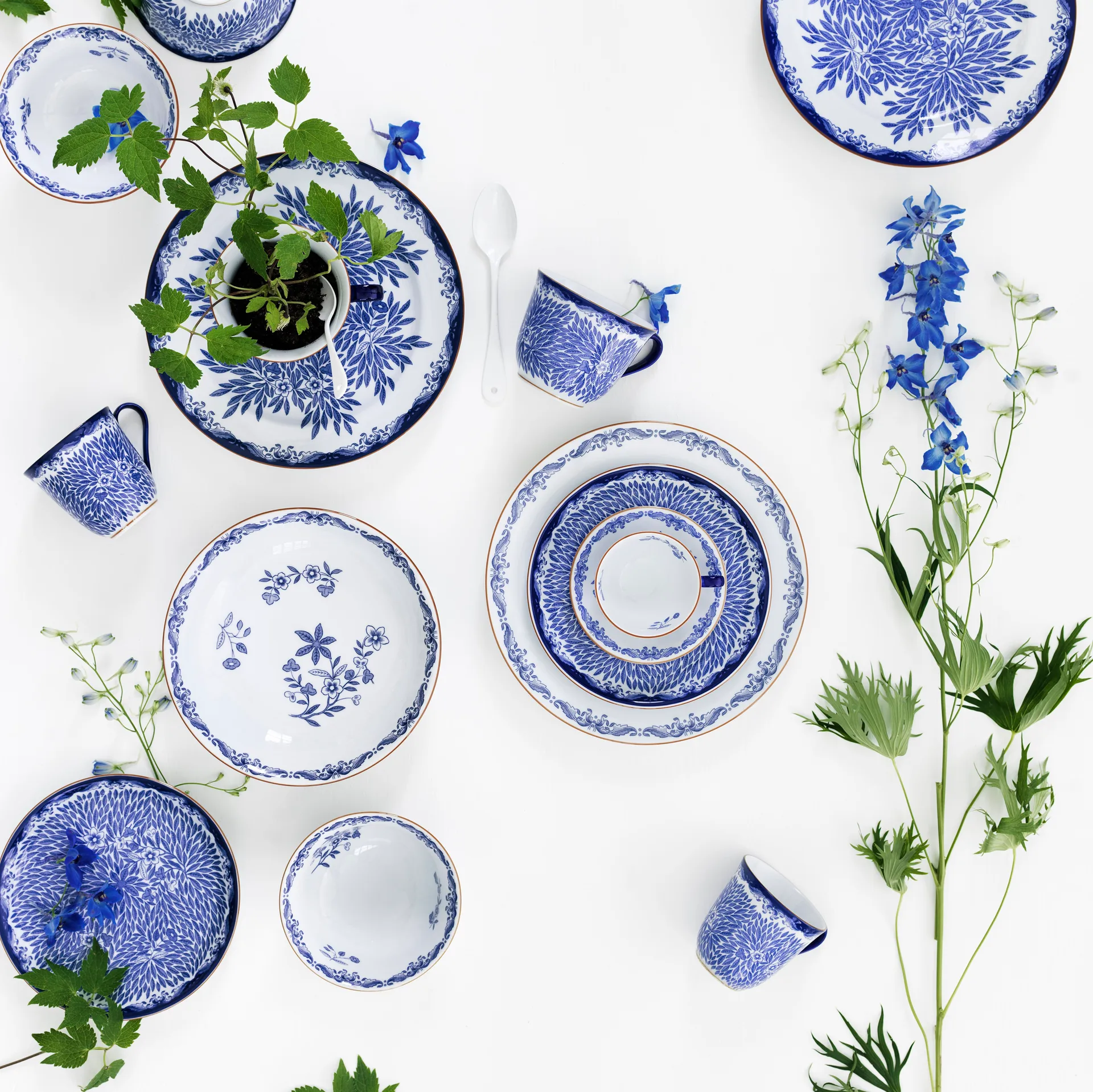 Ostindia Floris κούπα 40 cl και πιάτο Ø20 cm, Μπλε
 Rörstrand