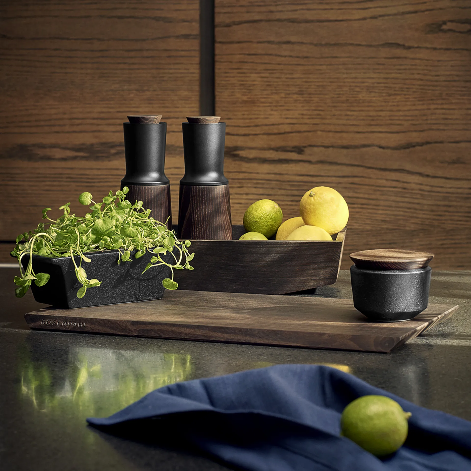 RÅ δίσκος κοπής 44x25 cm, Θερμικά κατεργασμένο δεσποτάκι Rosendahl