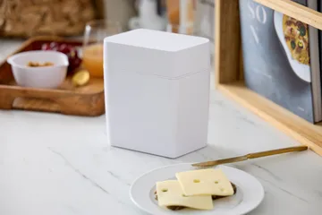 Classic κουτί τυριού με μαχαίρι τυριού 16,5x10x19 εκ. - Άσπρο - Rosti