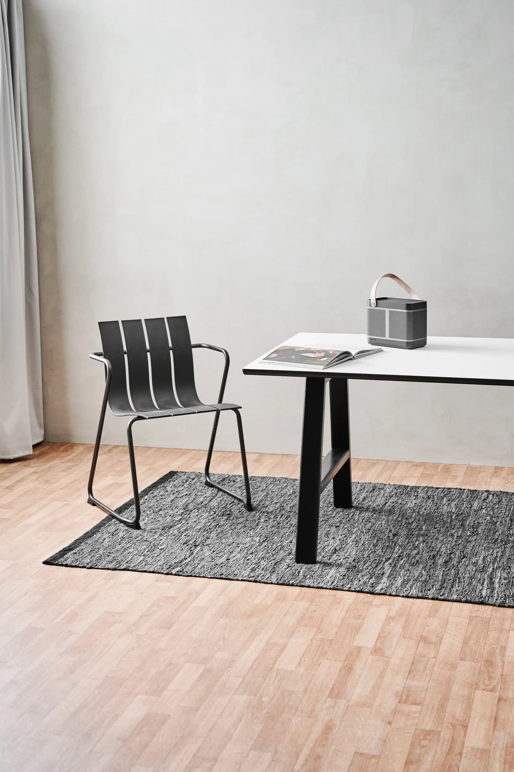 Δερμάτινο χαλί 65x135 cm, σκούρο γκρι (σκούρο γκρι) Rug Solid