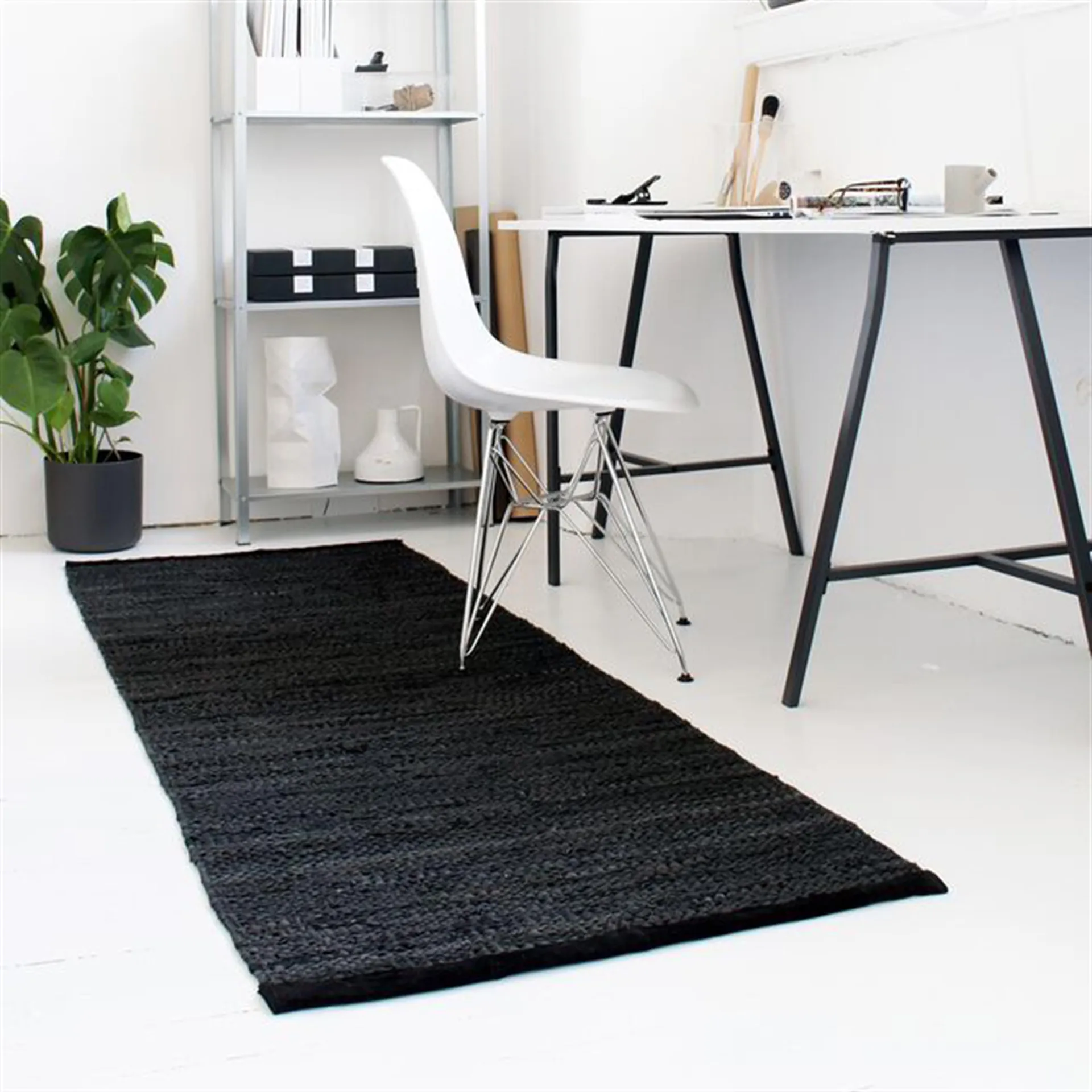Δερμάτινο χαλί 65x135 cm, μαύρο (μαύρο) Rug Solid