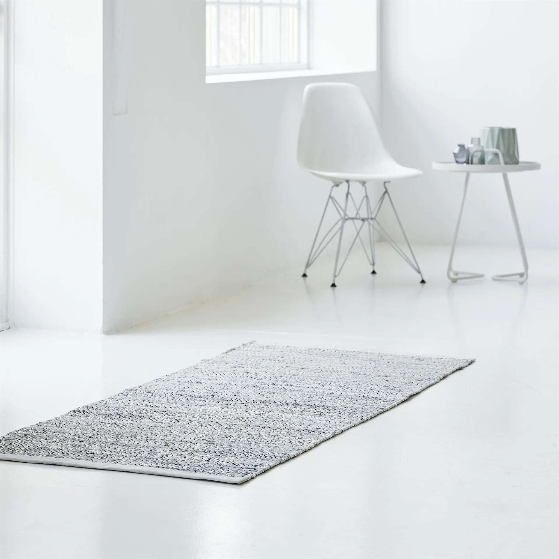 Δερμάτινο χαλί 65x135 cm, ανοιχτό γκρι (ανοιχτό γκρι) Rug Solid