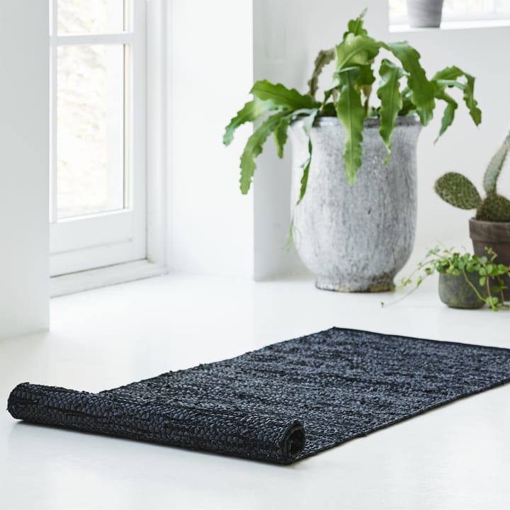 Δερμάτινο χαλί 75x200 cm, μαύρο (μαύρο) Rug Solid