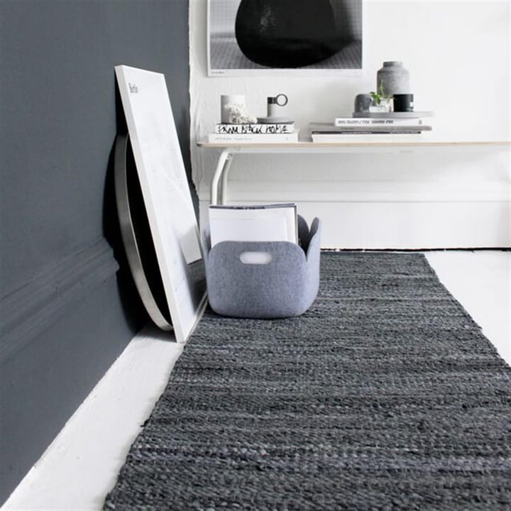 Δερμάτινο χαλί 75x200 cm, μαύρο (μαύρο) Rug Solid