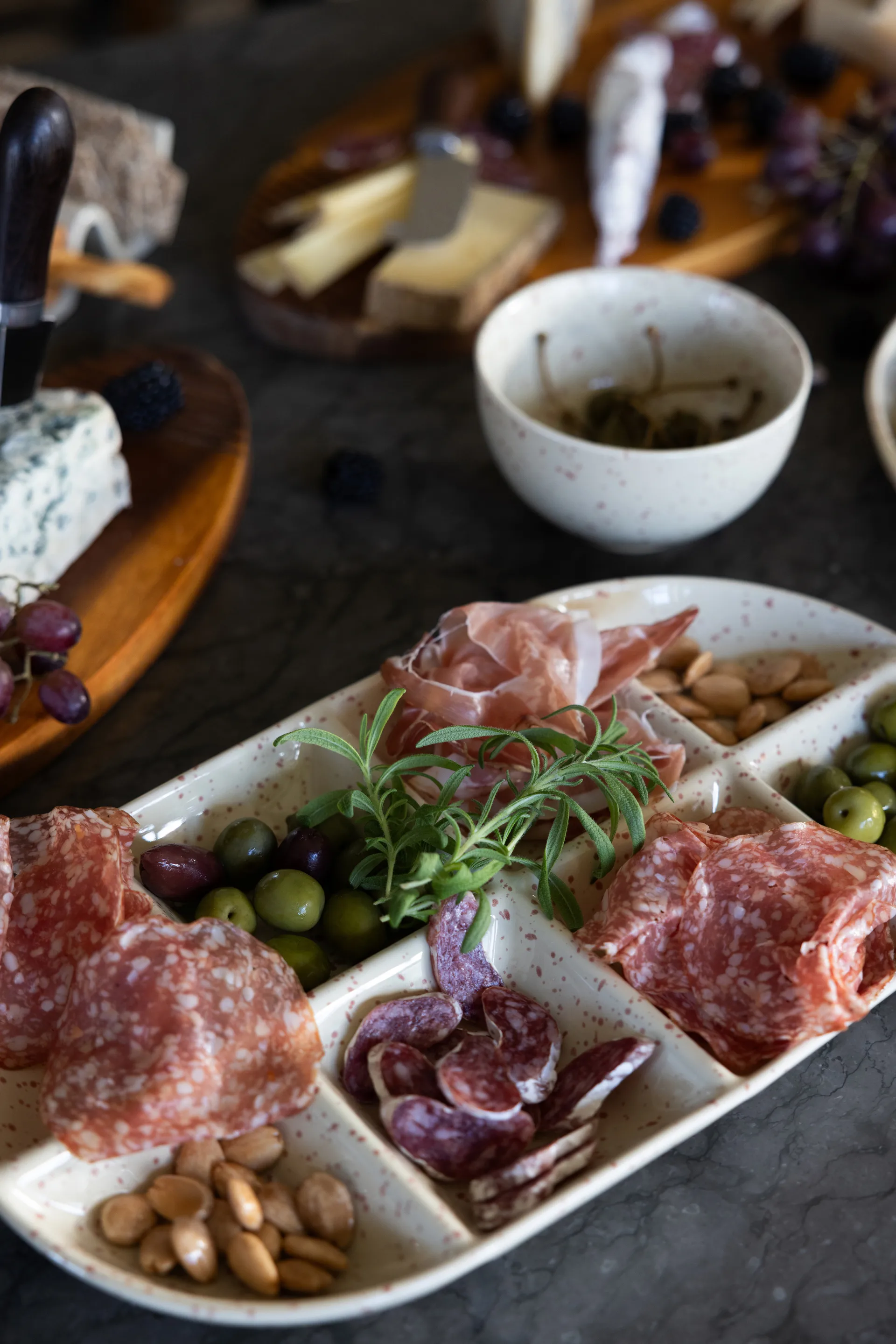 Ditte μεγάλος δίσκο σερβιρίσματος 20x36 εκ., Μπεζ-μπορντό Sagaform