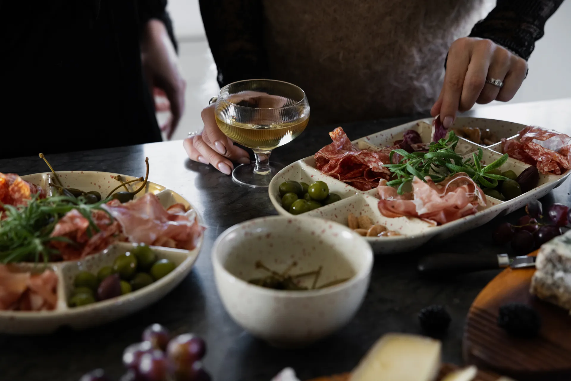 Ditte μεγάλος δίσκο σερβιρίσματος 20x36 εκ., Μπεζ-μπορντό Sagaform