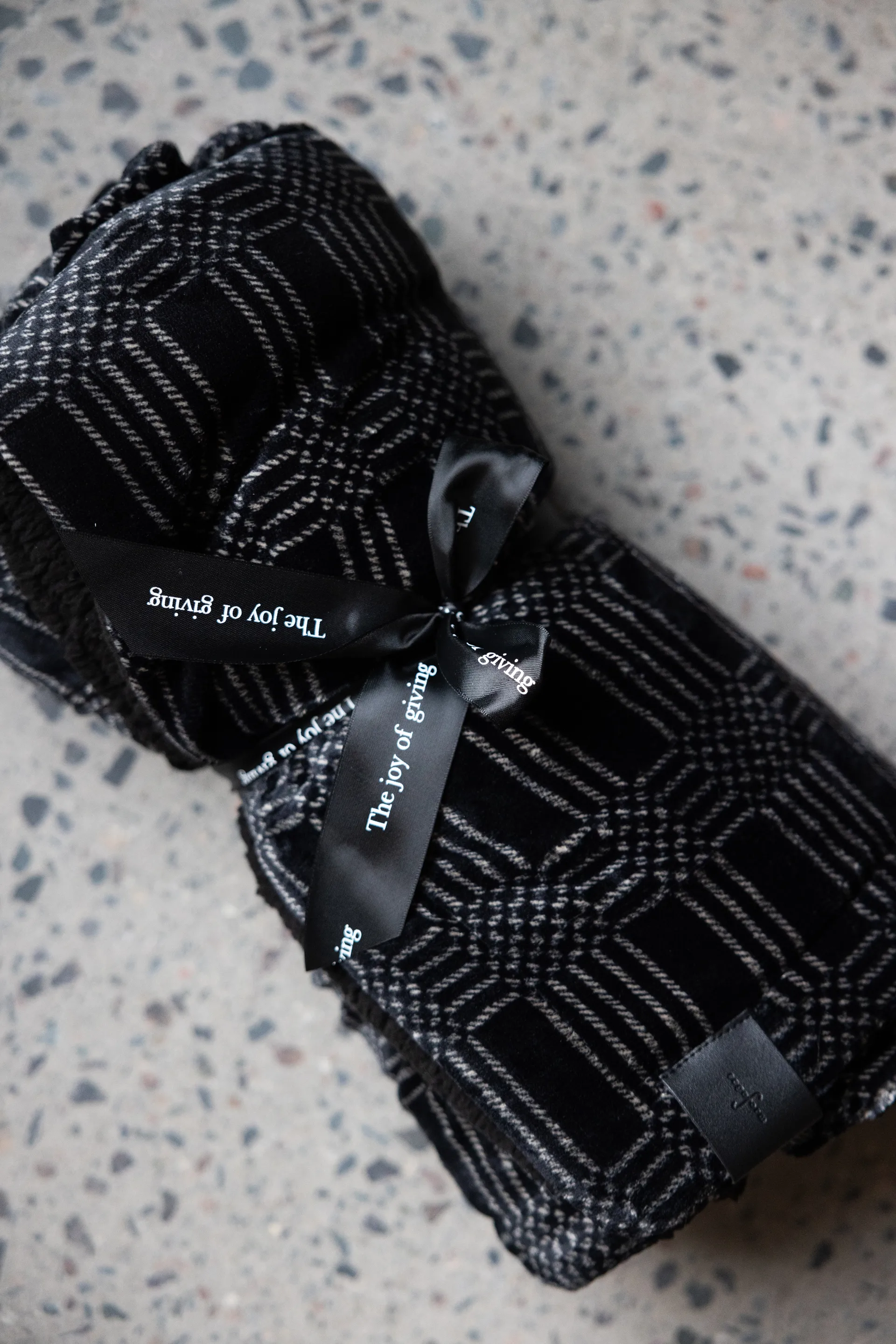 Κουβέρτα fleece Rut 130x170 cm, Μάυρο
 Sagaform