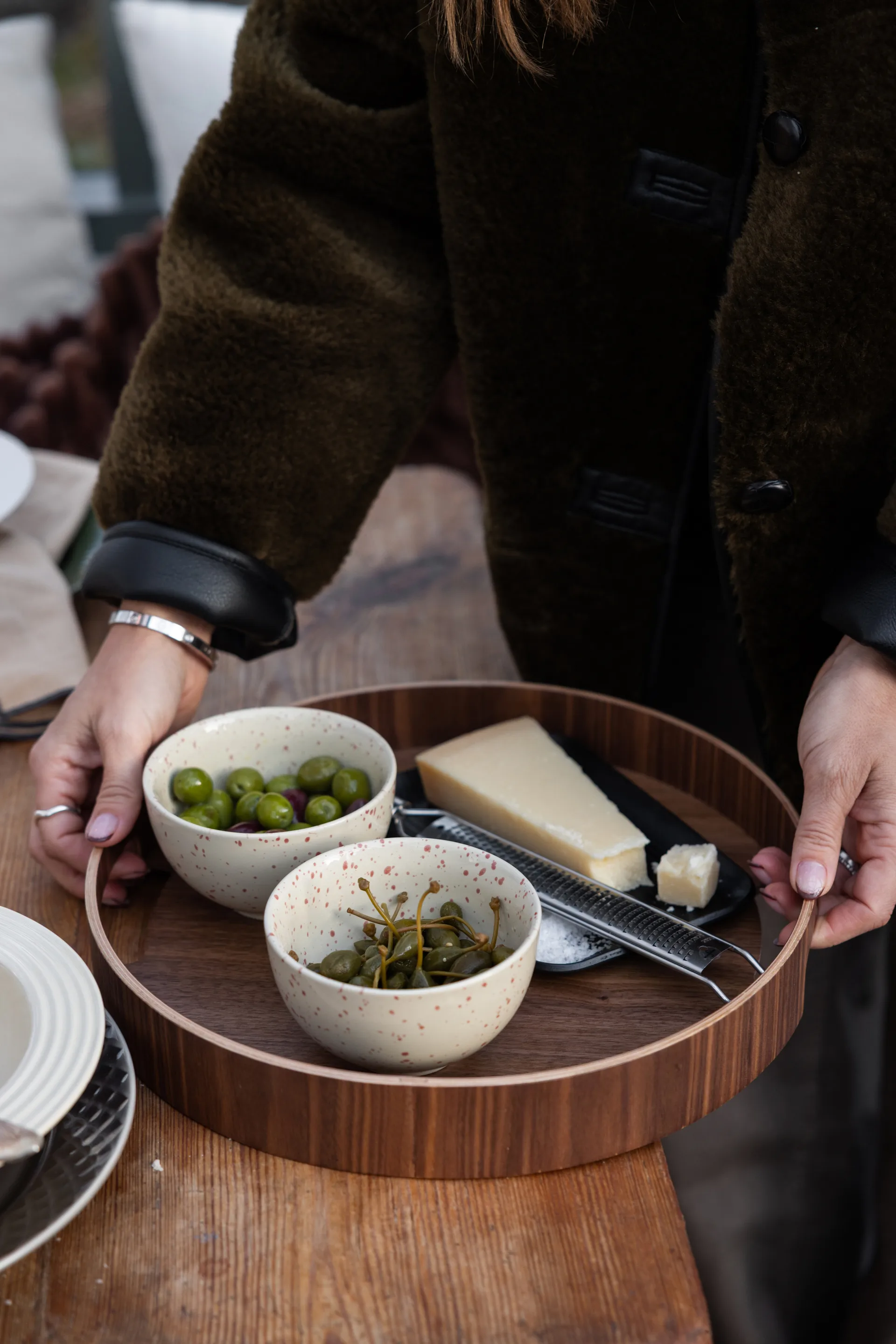 Hanna δίσκος στρογγυλός Ø35 εκ., Σκούρο καφέ Sagaform