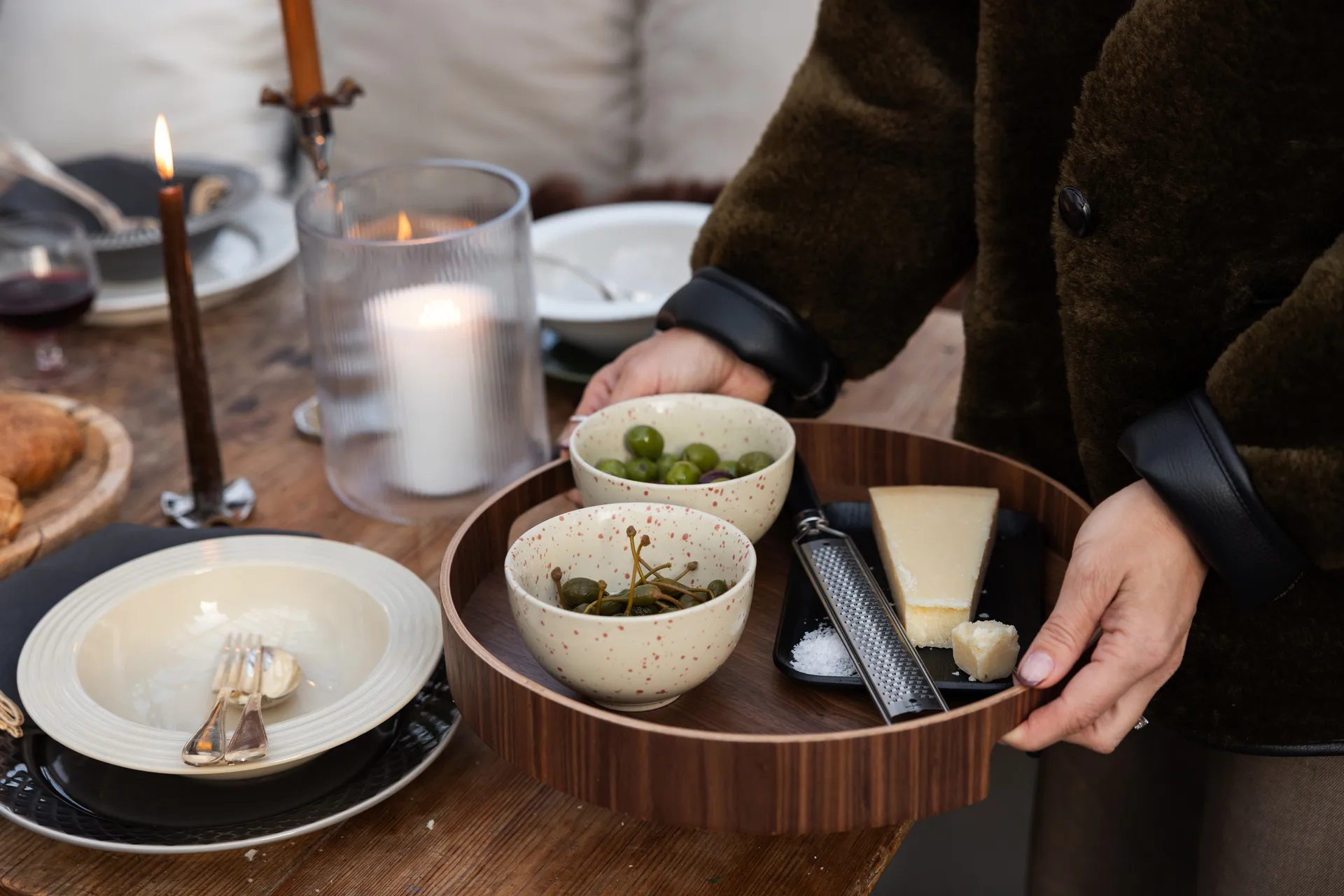 Hanna δίσκος στρογγυλός Ø35 εκ., Σκούρο καφέ Sagaform