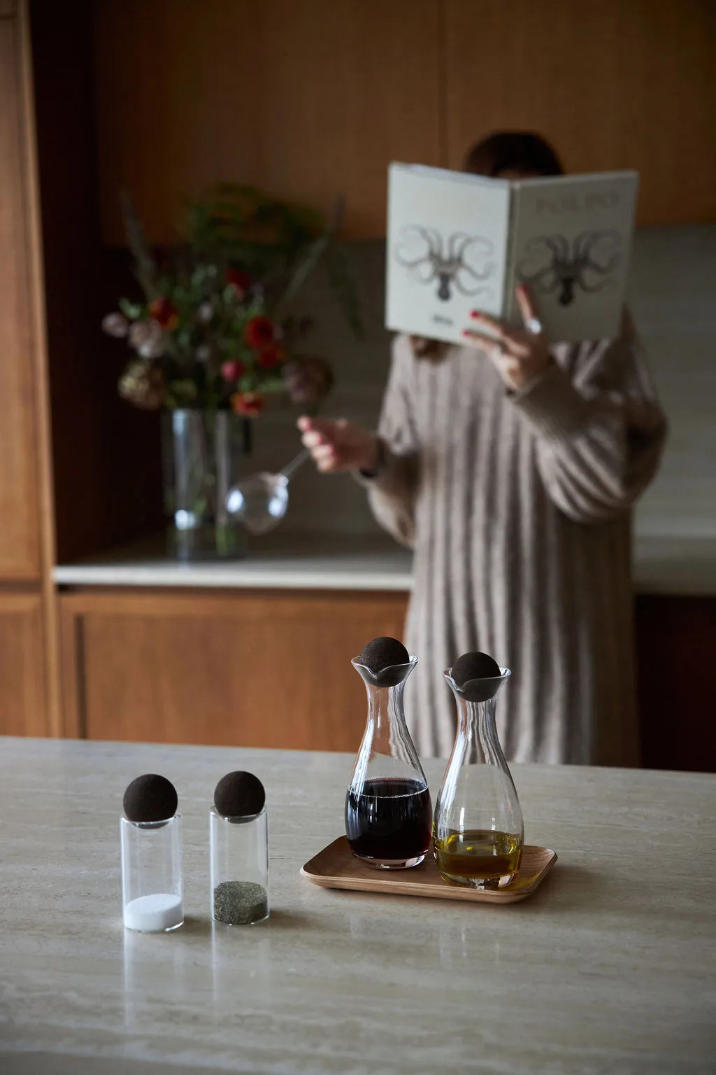 Nature σετ αλατιέρα-πιπεριέρα με πώμα φελλού Συσκευασία 2 τεμαχίων, Διαφανές-σκούρο καφέ Sagaform