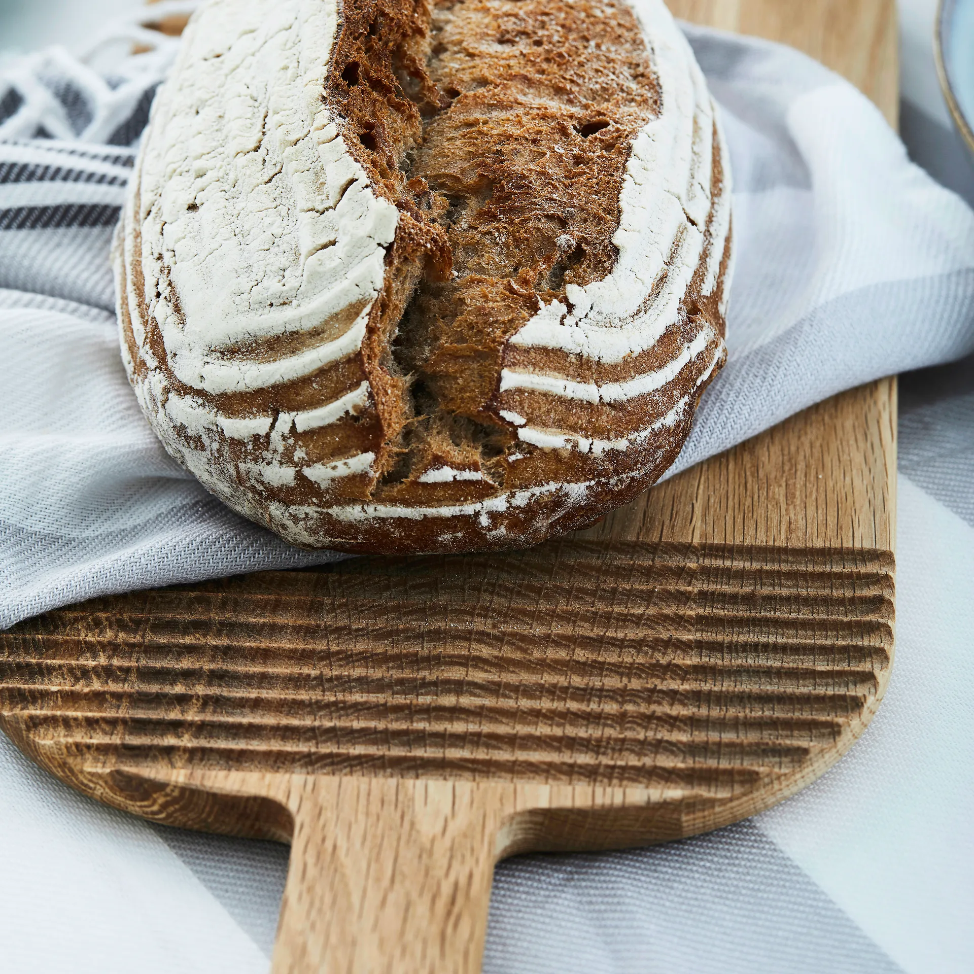 Nature επιφάνεια κοπής μπαμπού με λαβή, Ø 54 cm Sagaform