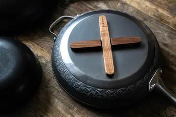 Μαγνητικό σουπλά κατσαρόλας Satake - Καρυδιά - Satake