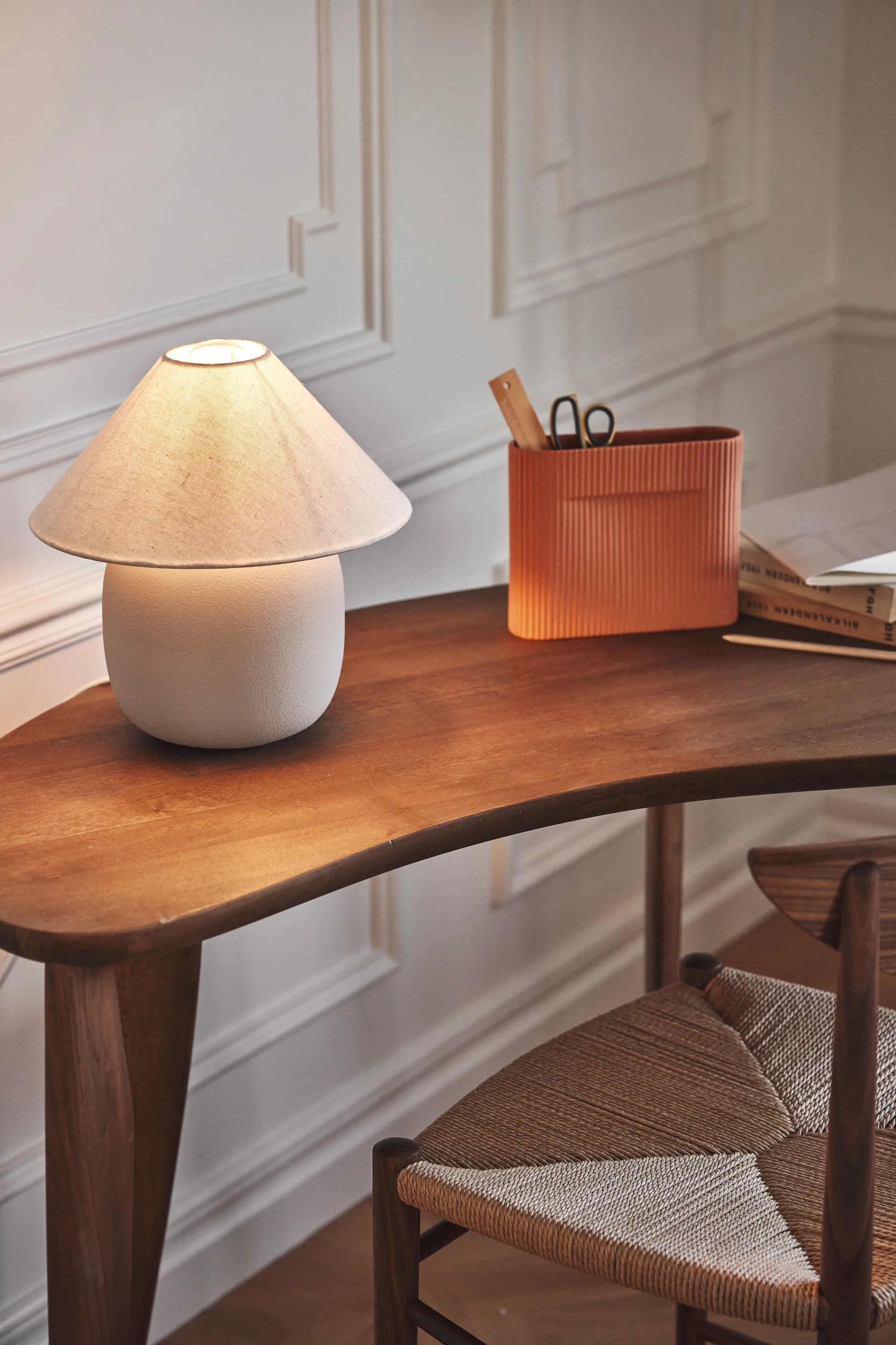 Boulder επιτραπέζιο φωτιστικό 29 cm beige-white,  Scandi Living