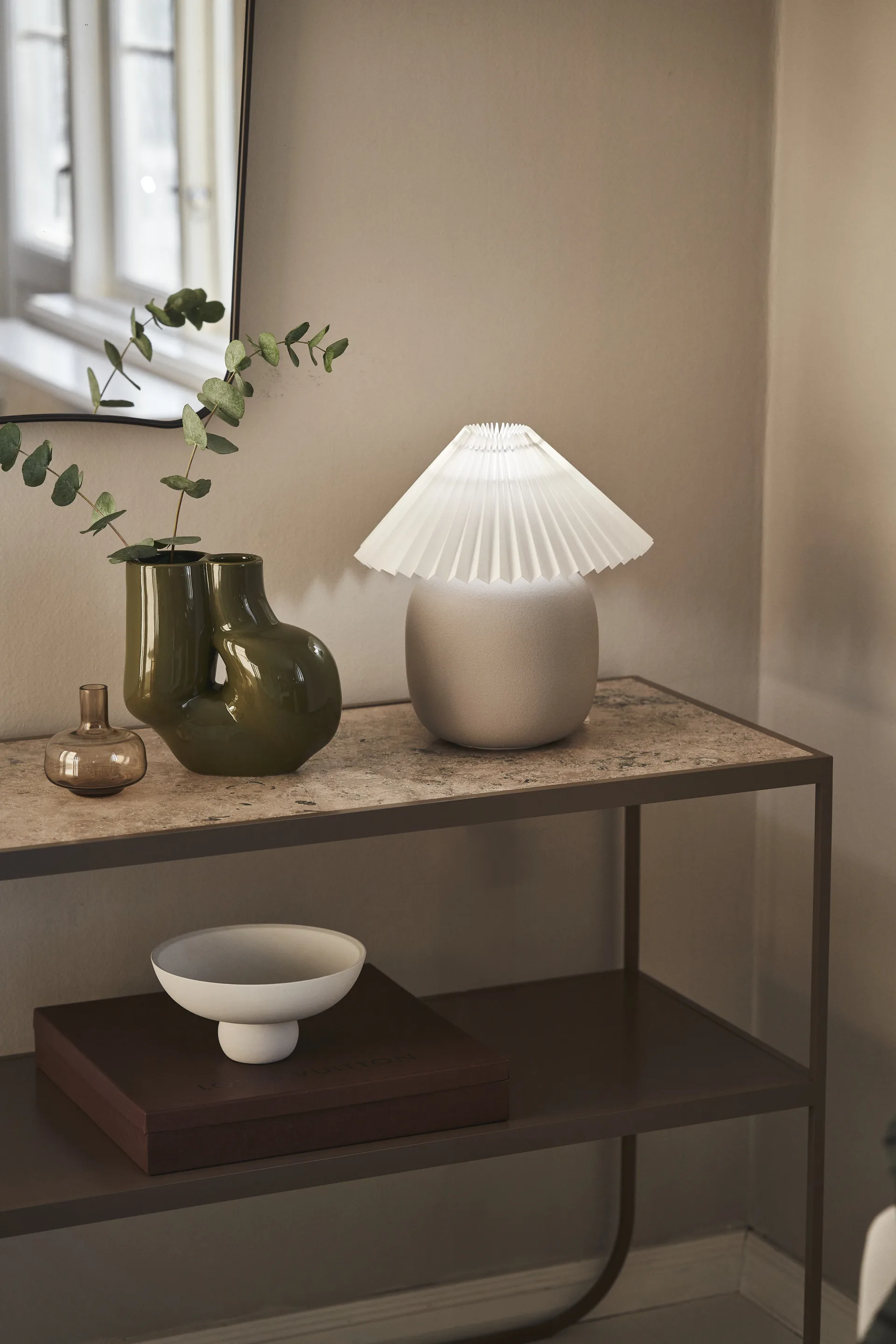 Boulder επιτραπέζιο φωτιστικό 29 cm grey-pleated white,  Scandi Living