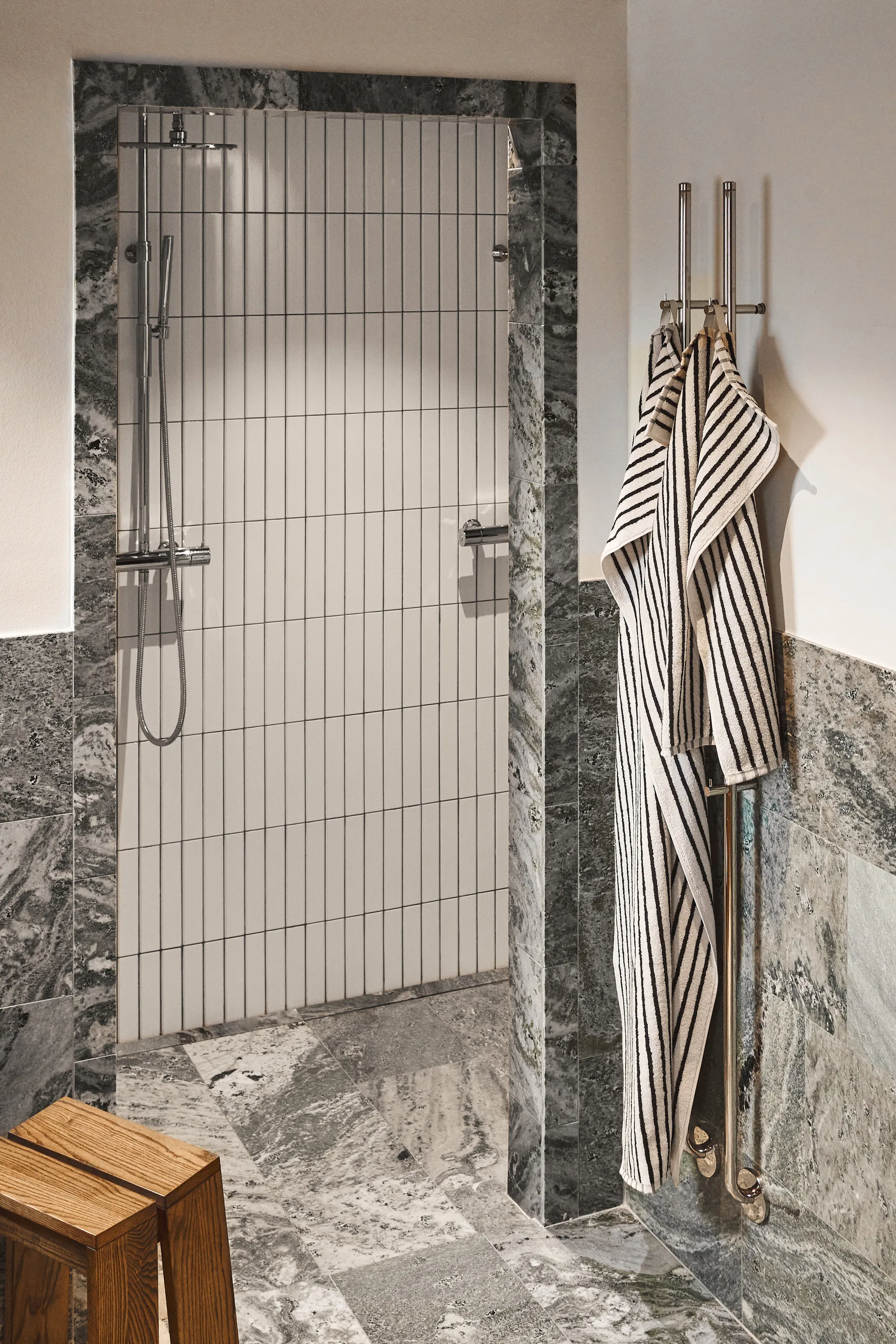 Drift σετ πετσετών 4 τεμάχια - Λευκό-μαύρο Scandi Living