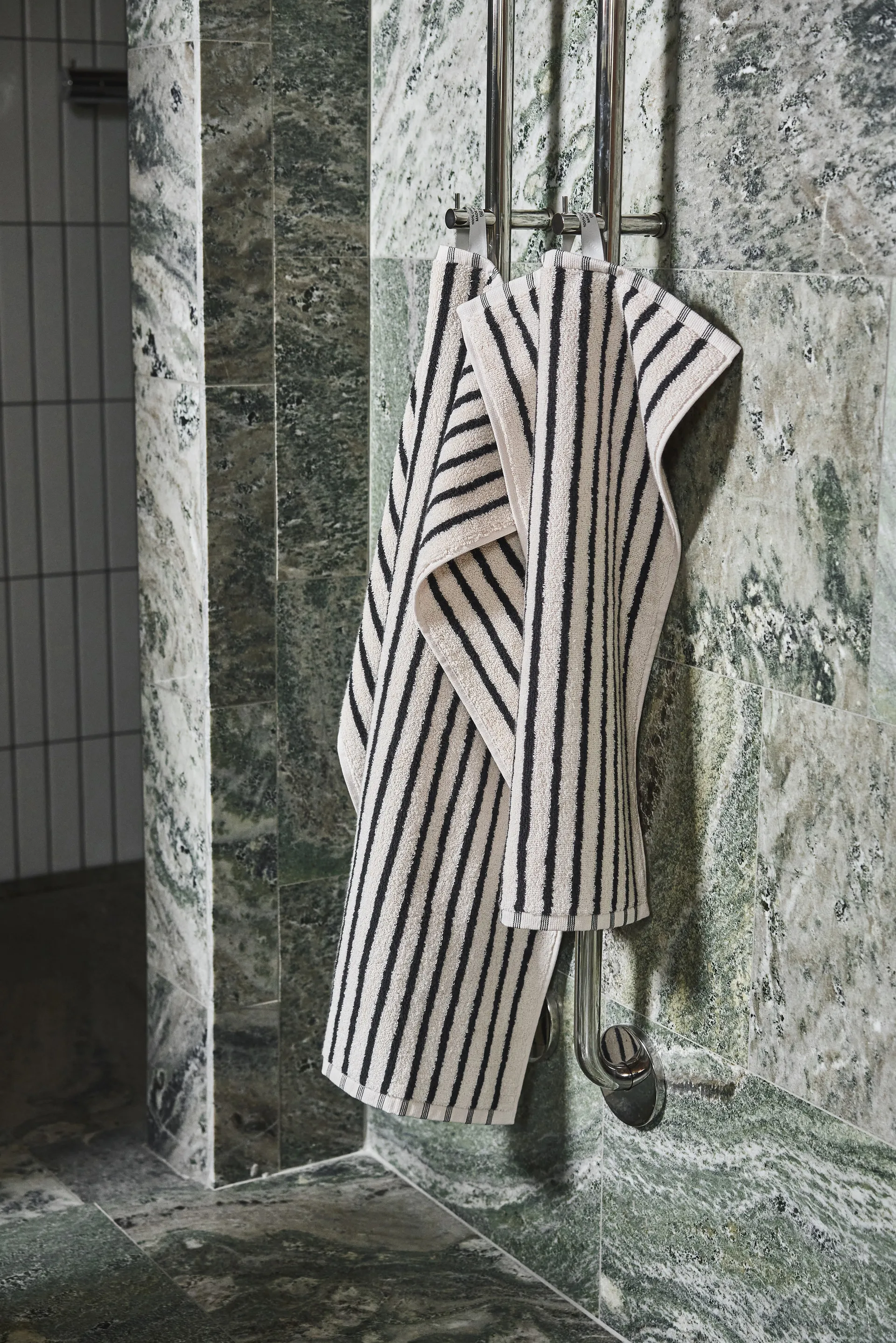 Drift σετ πετσετών 4 τεμάχια - Λευκό-μαύρο Scandi Living