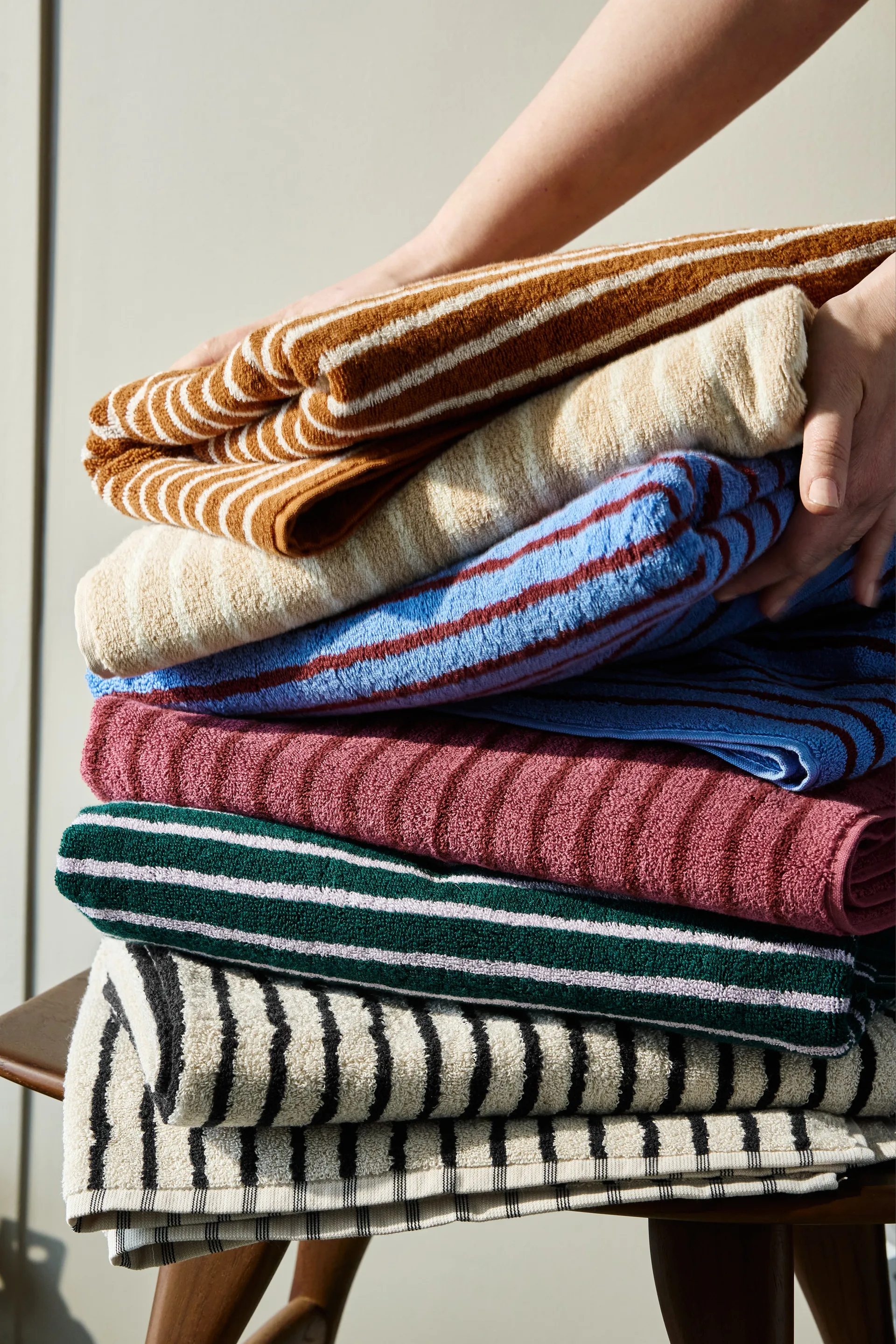 Πετσέτα μπάνιου Drift 70x140 εκ., Λευκό-μαύρο Scandi Living