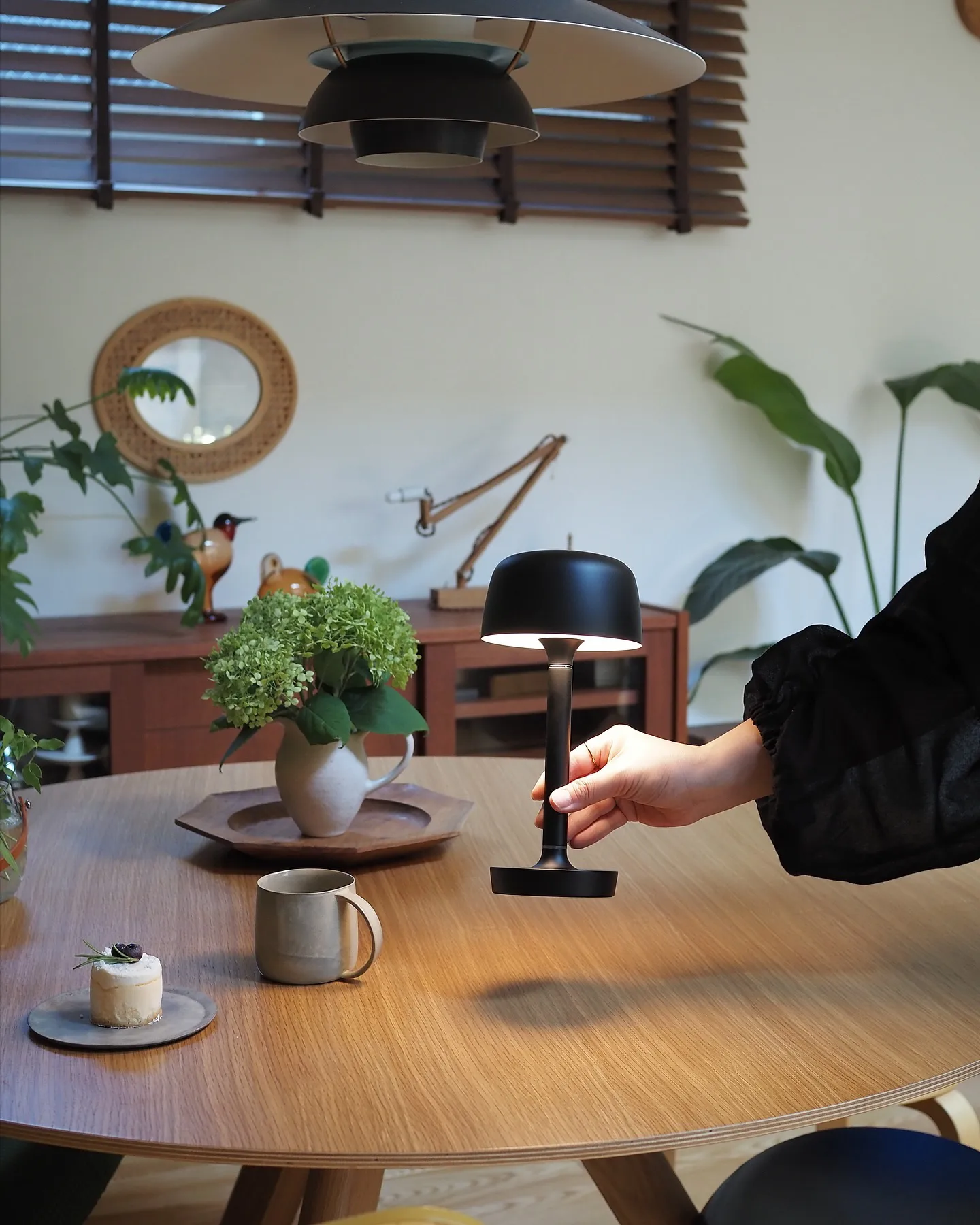 Halo φορητό επιτραπέζιο φωτιστικό 25,5 cm, Black Scandi Living