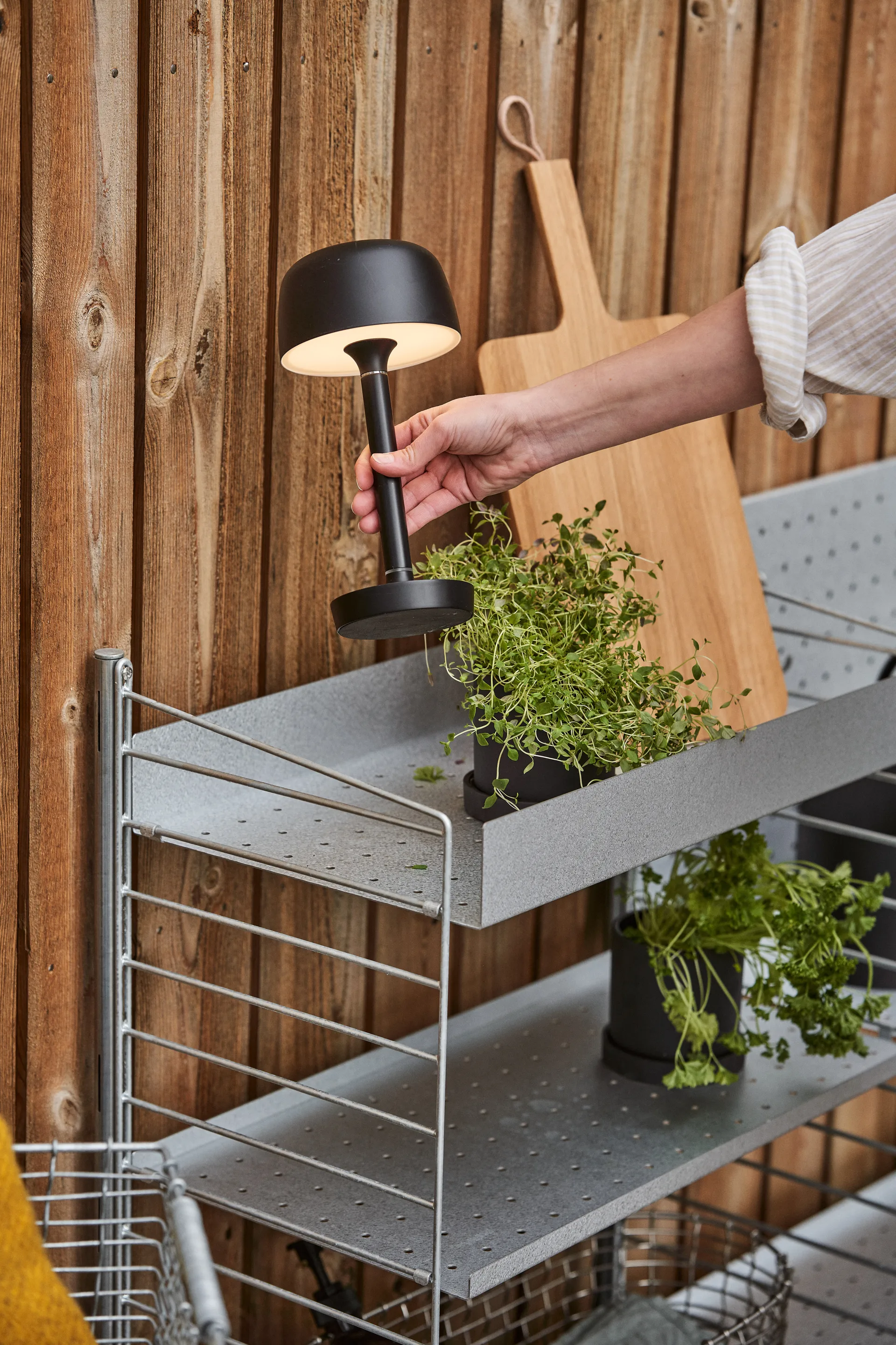 Halo φορητό επιτραπέζιο φωτιστικό 25,5 cm, Black Scandi Living