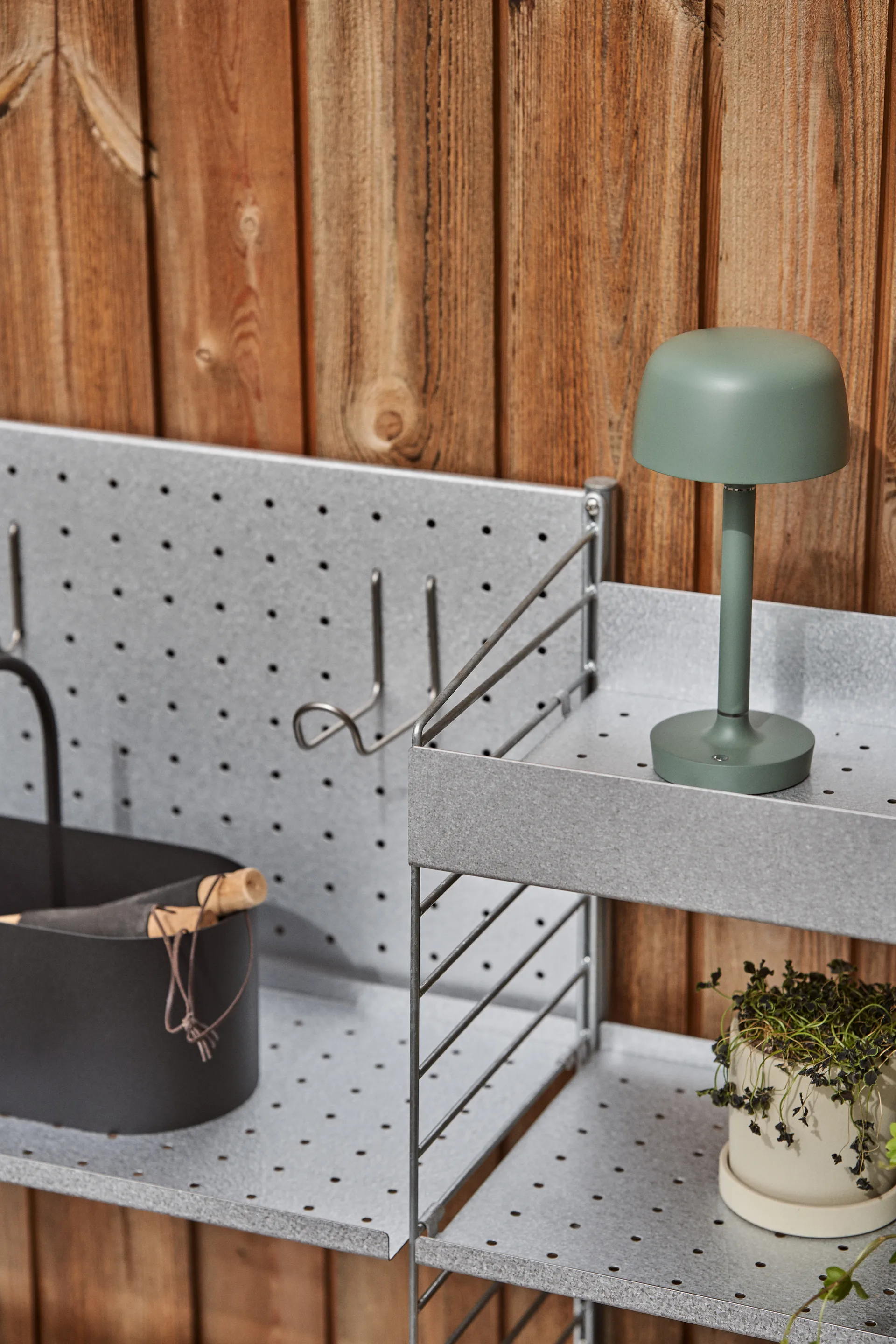 Halo φορητό επιτραπέζιο φωτιστικό 25,5 cm, Green Scandi Living