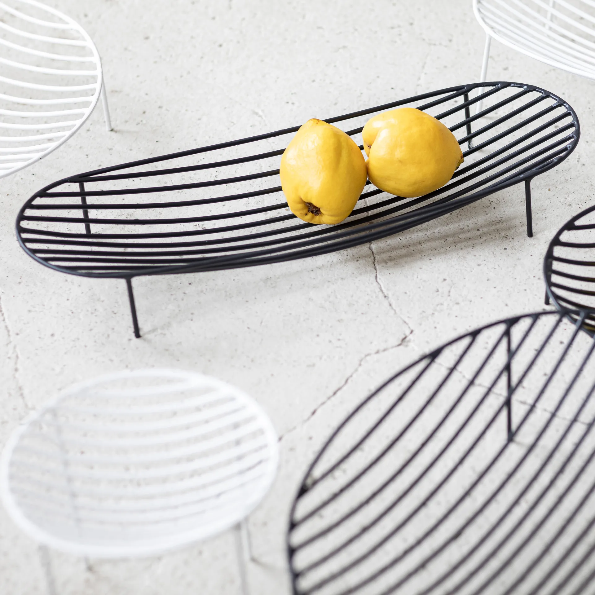 Nana πιατέλα για φρούτα 14,5x45 cm, μαύρο Serax