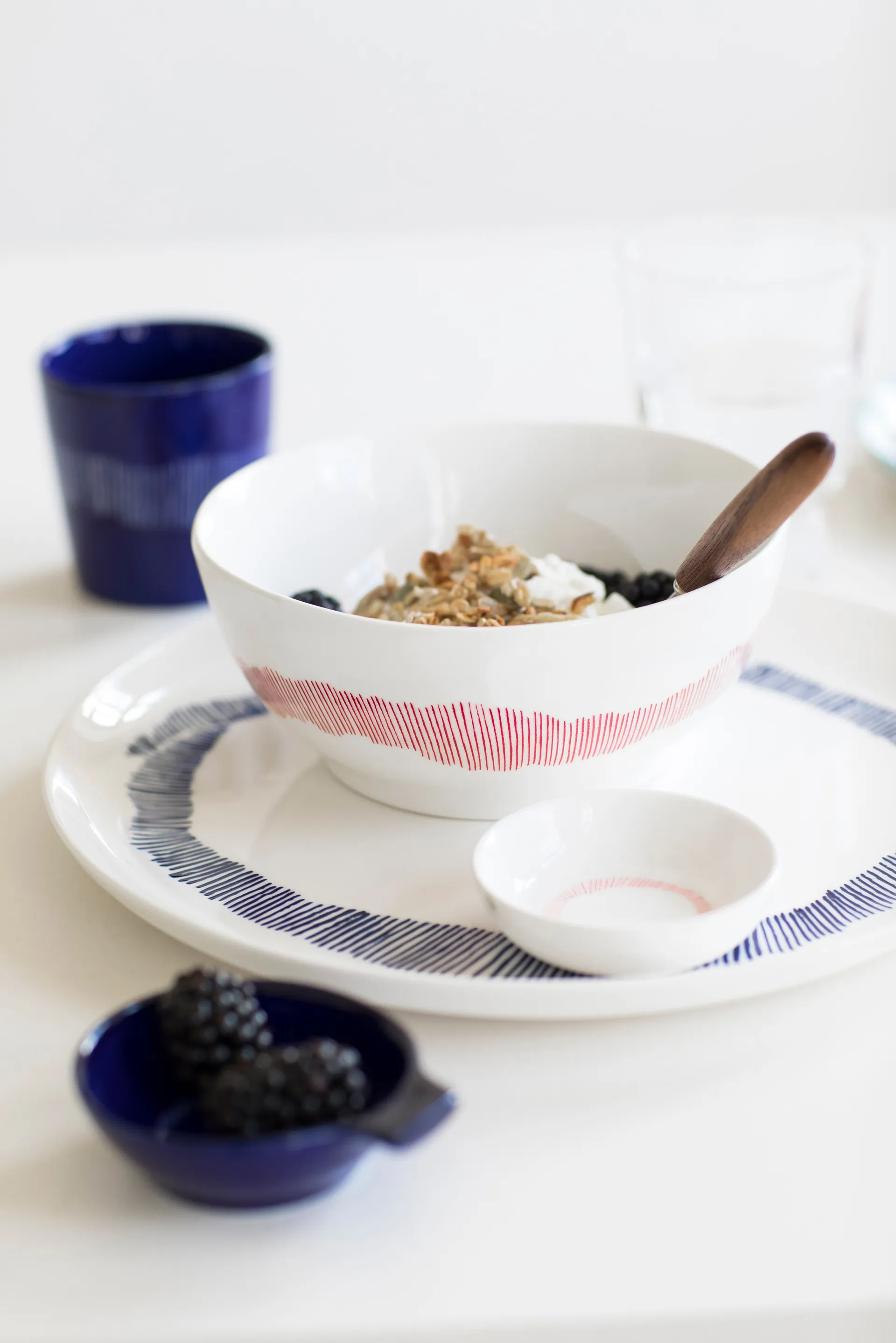 Ottolenghi Feast πιάτο L Ø26 cm συσκευασία 2 τεμαχίων, White stripes-blue Serax