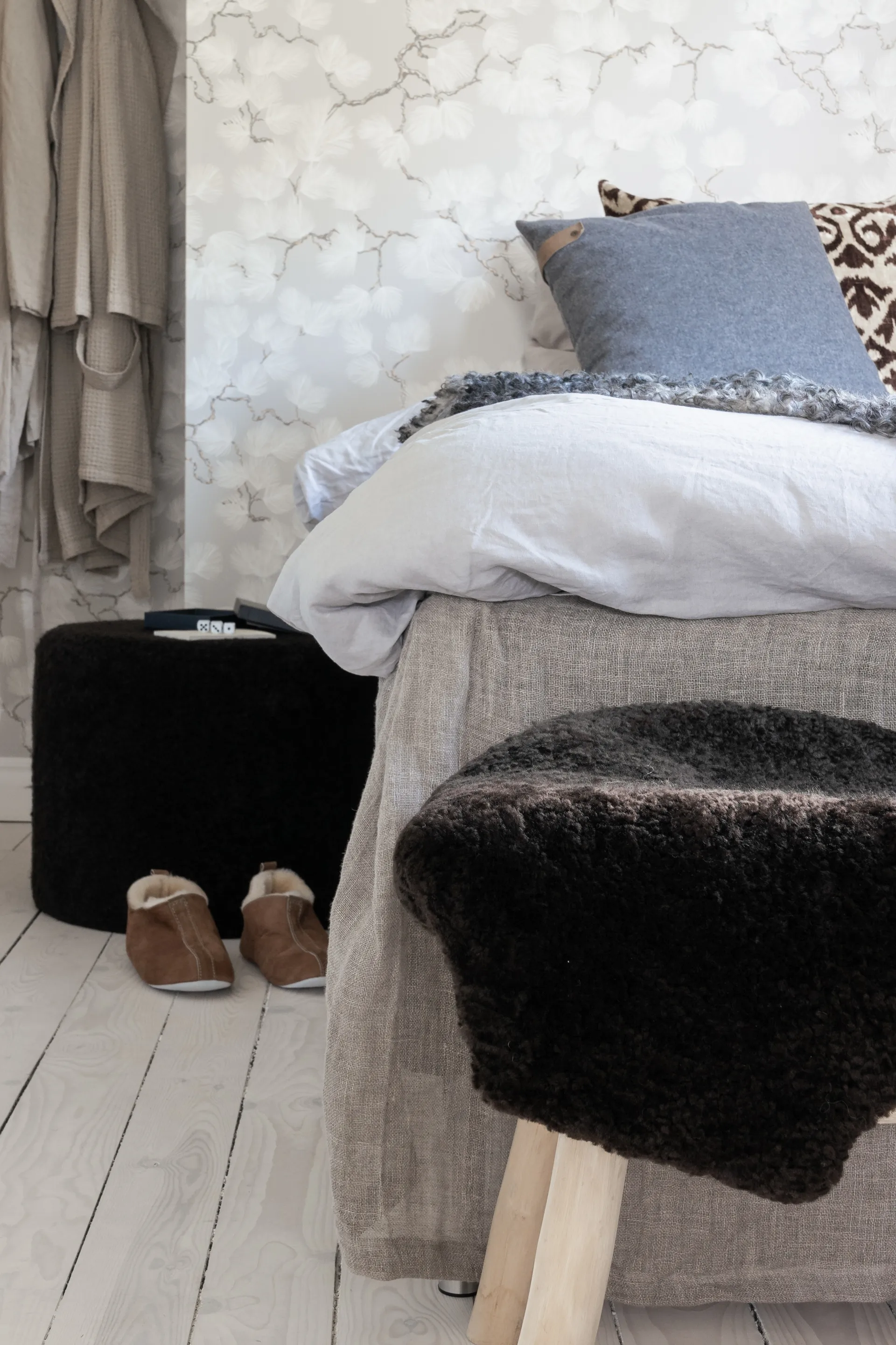 Shepherd πουφ Frida 50x40 cm, σκούρο καφέ Shepherd of Sweden