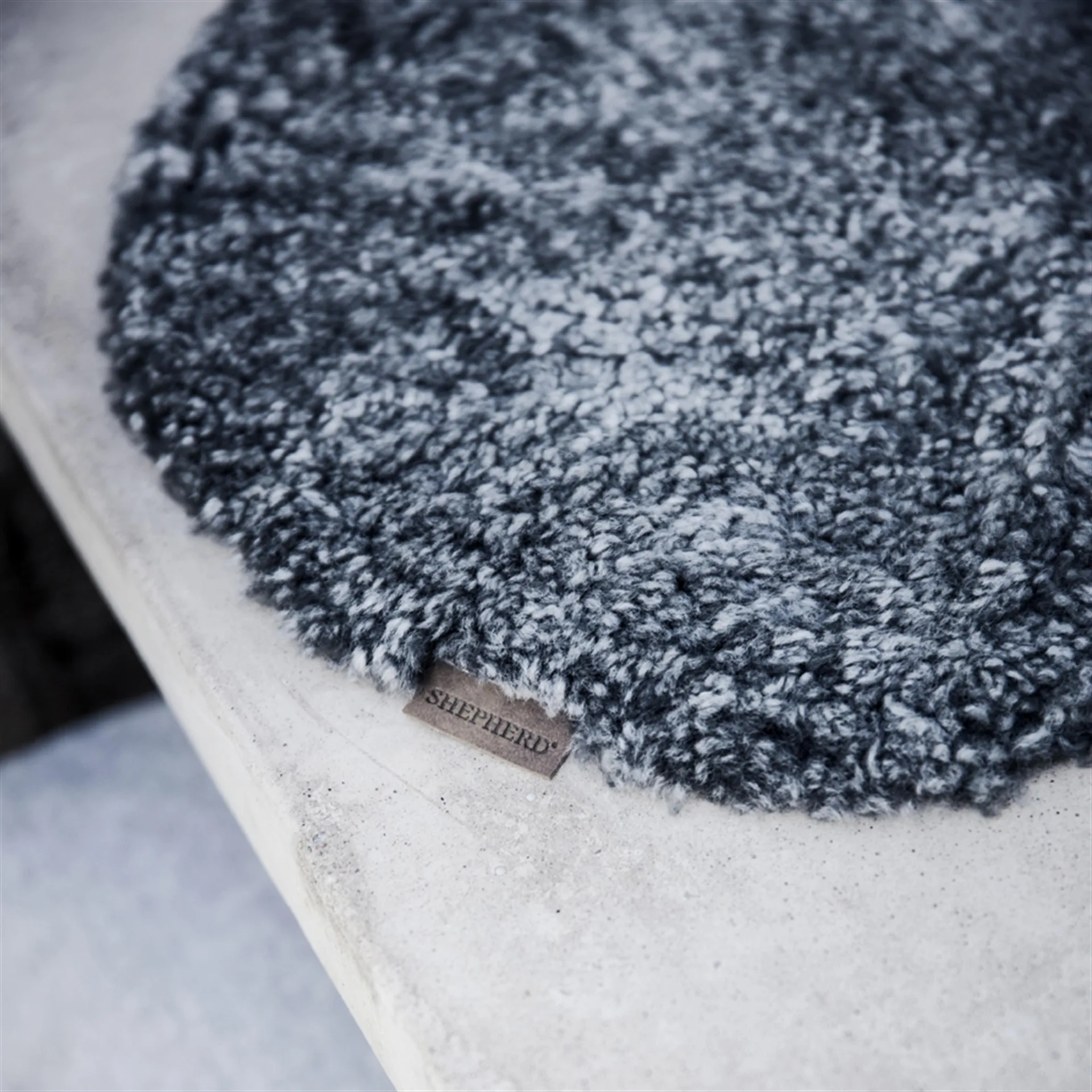 Shepherd κάλυμα καθίσματος Ida 38cm, μαύρο γραφίτη Shepherd of Sweden