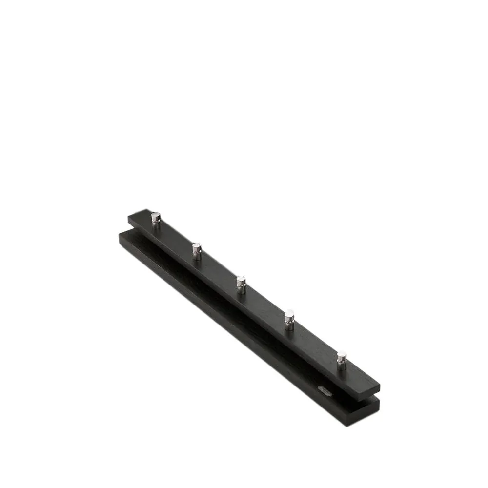 Cutter κρεμάστρα, Δρύς μαύρο-βαμμένο, 5 τεμάχια κουμπιά Skagerak