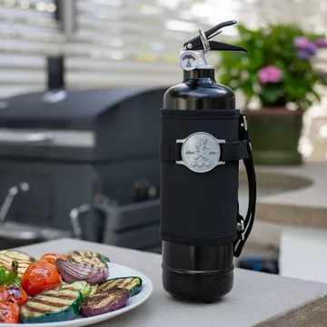 Solstickan πυροσβεστήρας 1 kg, Outdoor edition - Μάυρο - Solstickan Design