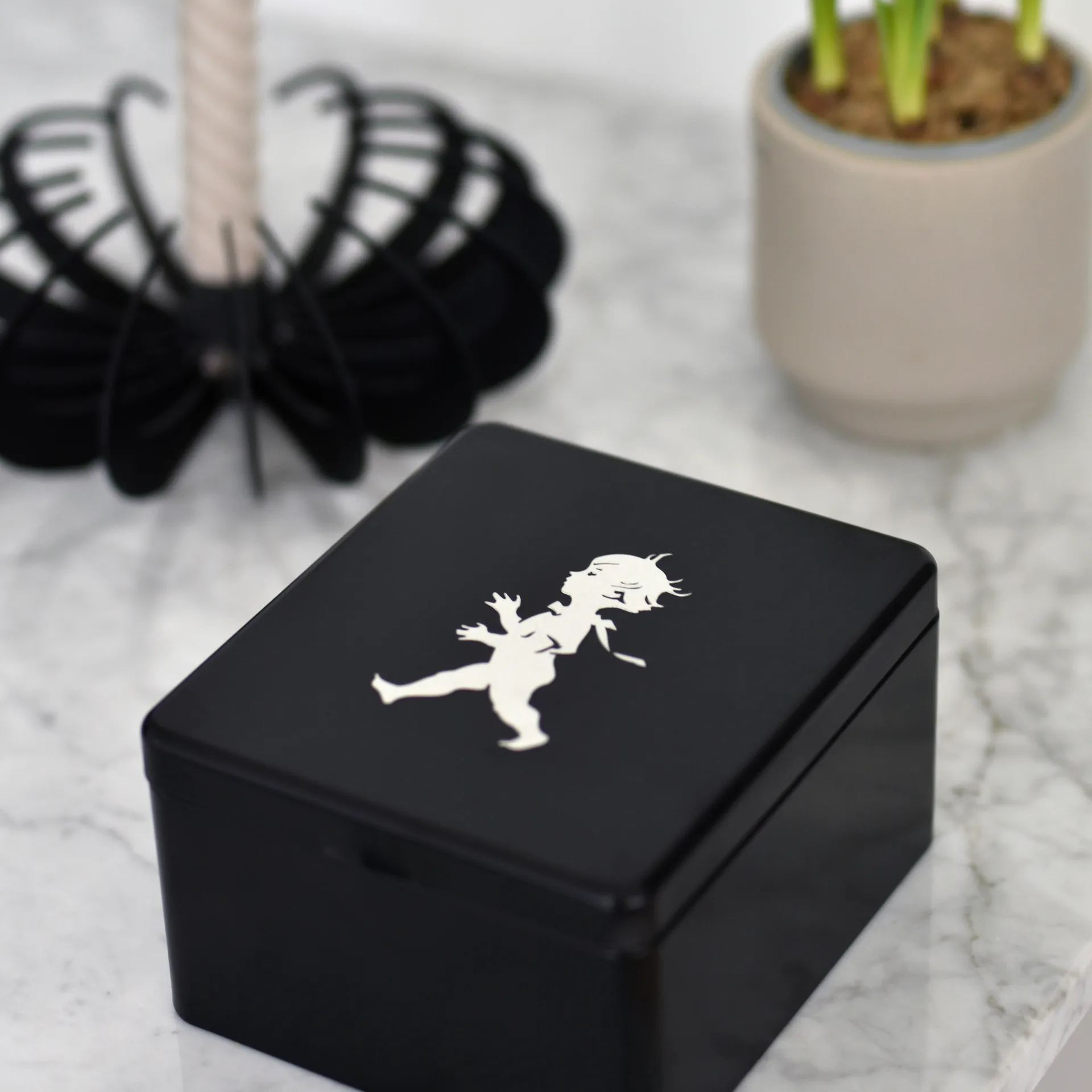 Solstickan κουτί τσαγιού με θήκες 13.6x15.6 εκ., Μαύρο Solstickan Design