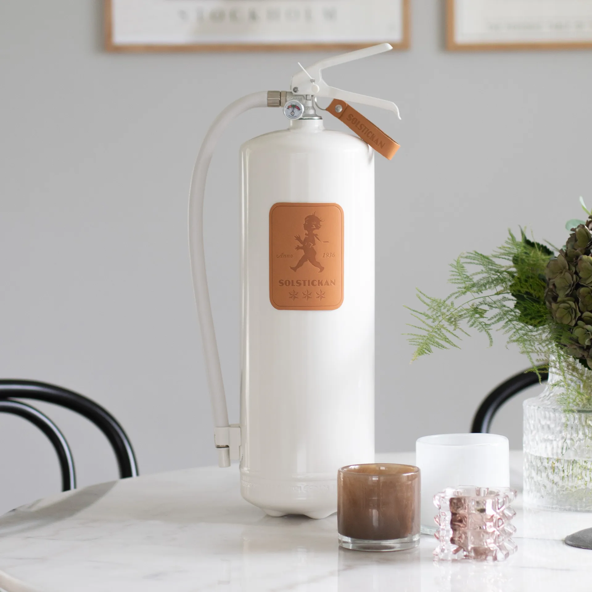Πυροσβεστήρας Solstickan 6 kg, Λευκό-ανοιχτό δέρμα Solstickan Design
