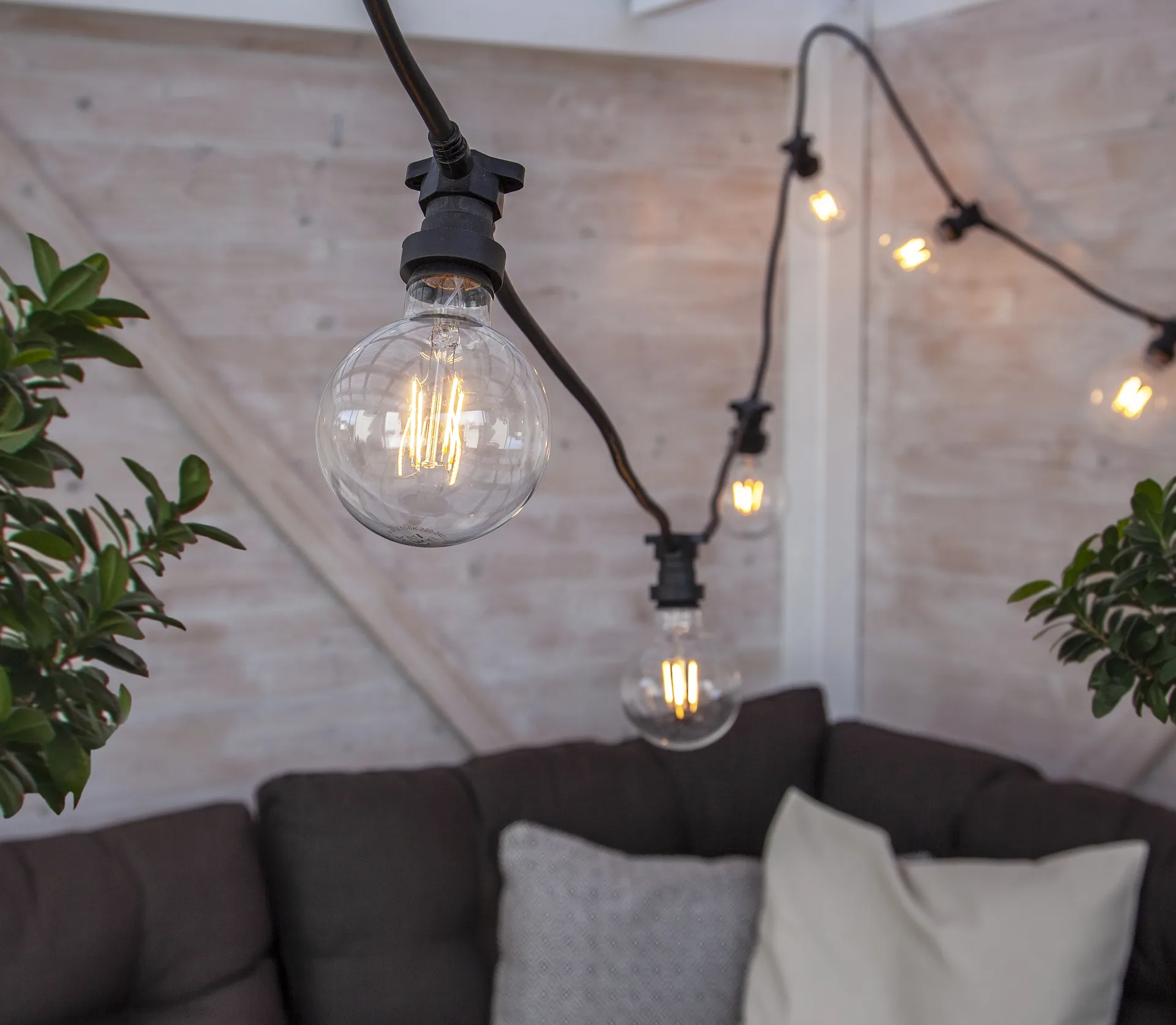 Star trading λαμπτήρας E27 G95 outdoor, Ζεστό λευκό, 100m Star Trading