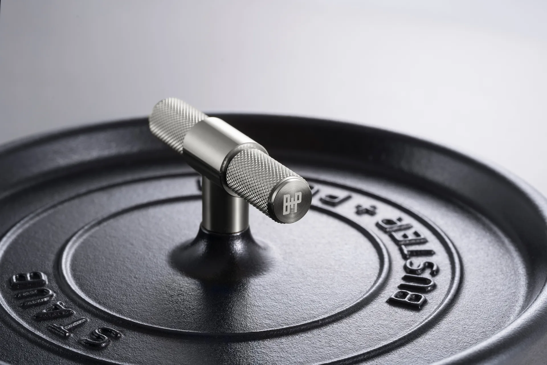 Buster & Punch T-σχήμα λαβή 8 εκ., Ανοξείδωτο ατσάλι STAUB