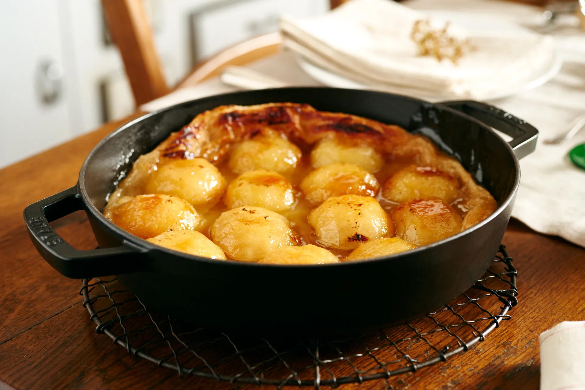 Staub τηγάνι μαντεμένιο 2 χειρολαβές μαύρο, Ø26 εκ. STAUB