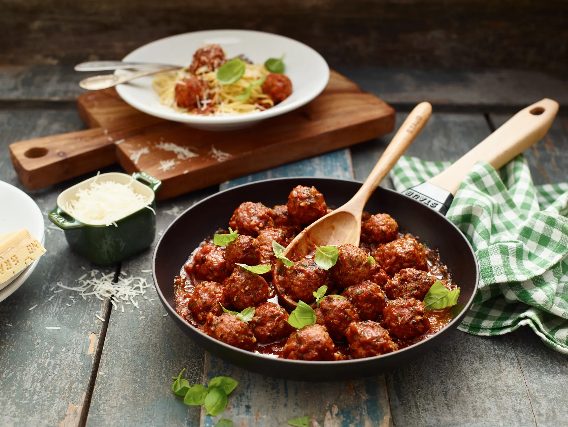 Staub τηγάνι από χυτοσίδηρο μαύρο ελαφριά ξύλινη λαβή, Ø26 εκ. STAUB