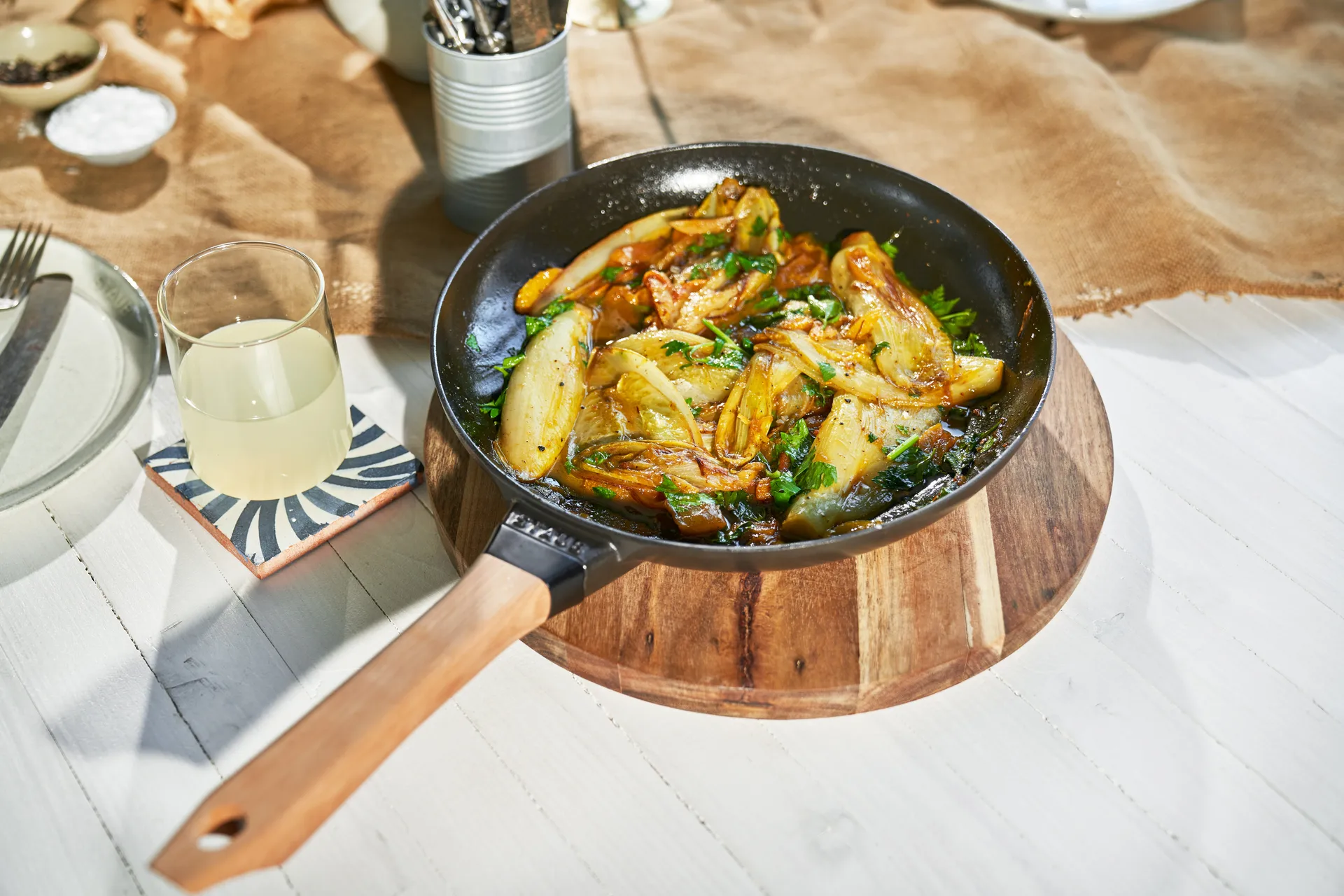 Staub τηγάνι από χυτοσίδηρο μαύρο ελαφριά ξύλινη λαβή, Ø28 εκ. STAUB